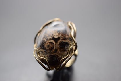 Handmade Agate Ring Vintage 1970's Size 4.5 Lot 799: Handmade Agate Ring Vintage 1970's Size 4.5 measures 1 1/4" x 1"