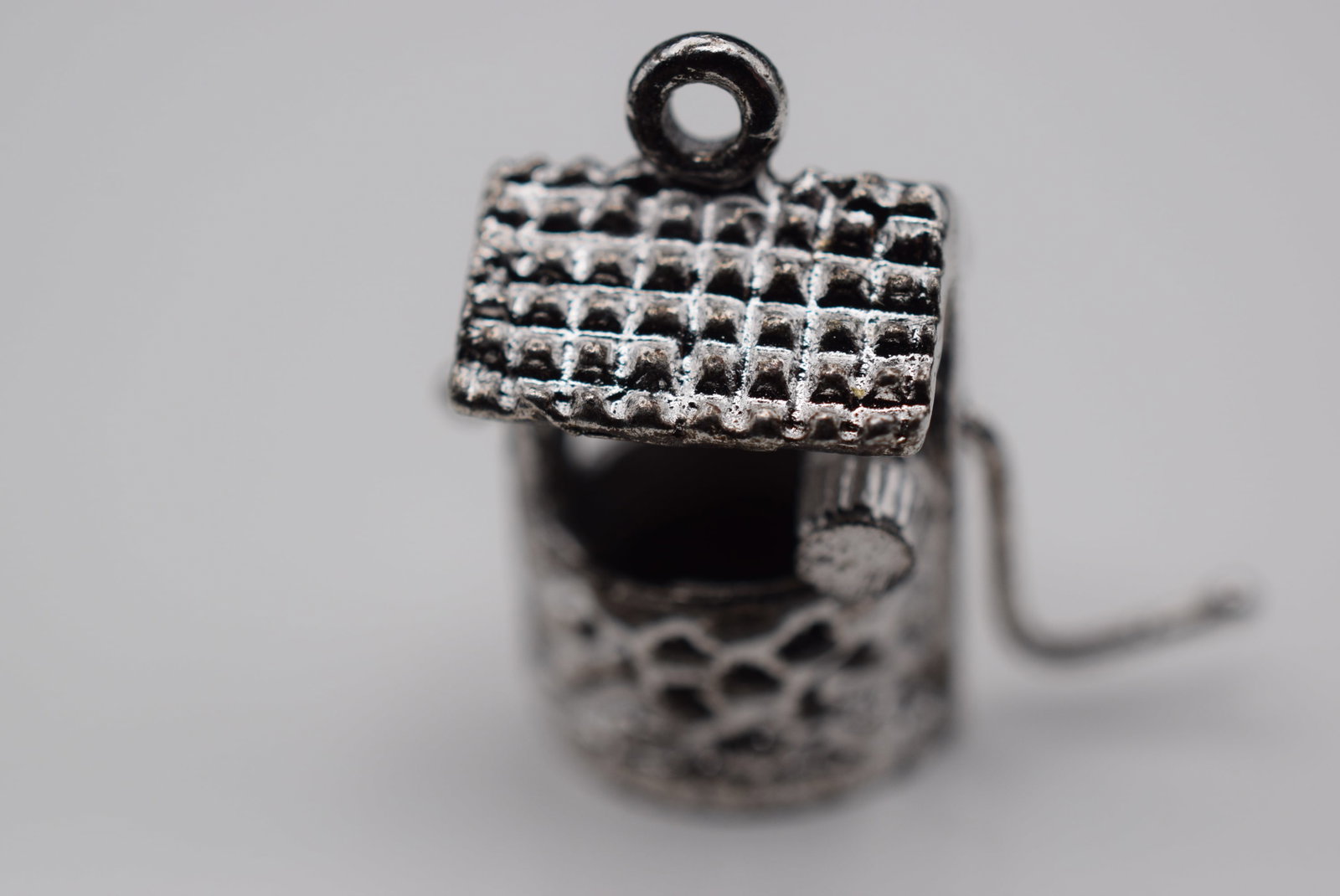 Movable Wishing Well Sterling Silver 925 Charm Lot Fi 831: Movable Wishing Well Sterling Silver 925 Charm signed Ster on the bottom