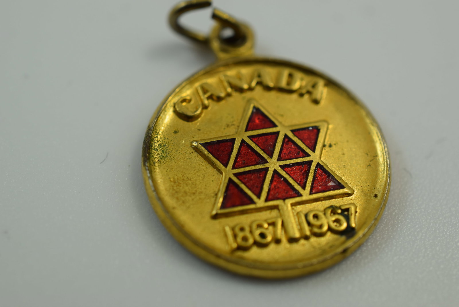 Expo 1967 Charm Enamel Vintage 3/4" Lot IL 840 (1 of 2)