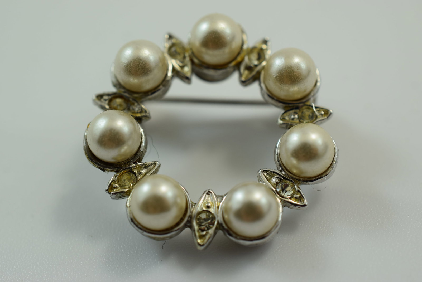 Scatter Brooch Pin 1940's Pearl Rhinestone 1" Vintage Lot IL 862: Scatter Brooch Pin 1940's Pearl Rhinestone 1" Vintage