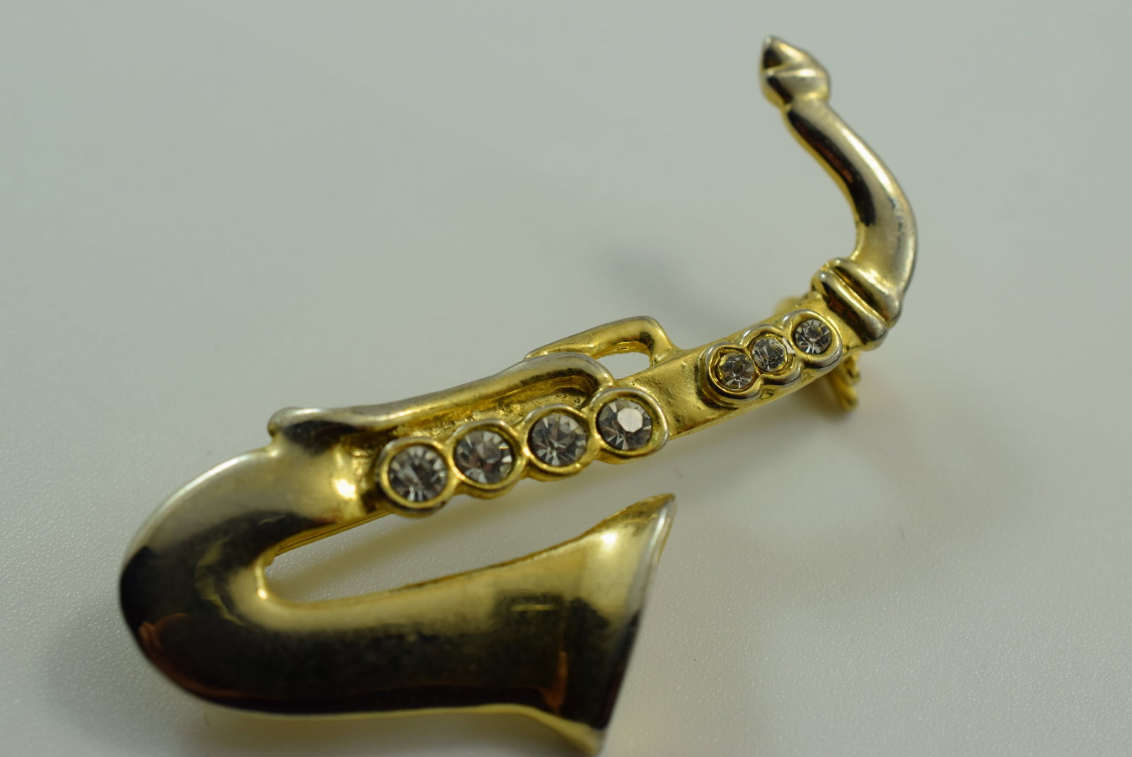 Saxaphone Brooch Pin Rhinestone 2 1/8" Lot IL 868: Saxaphone Brooch Pin Rhinestone 2 1/8"