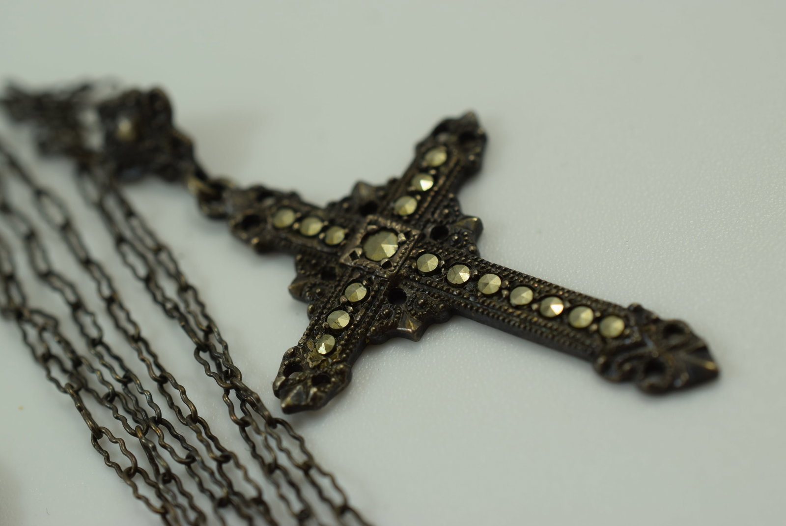 Vintage Cross Marcasite Necklace all Sterling 19" chain and Cross 1 3/4" Lot IL 874 (1 of 3)