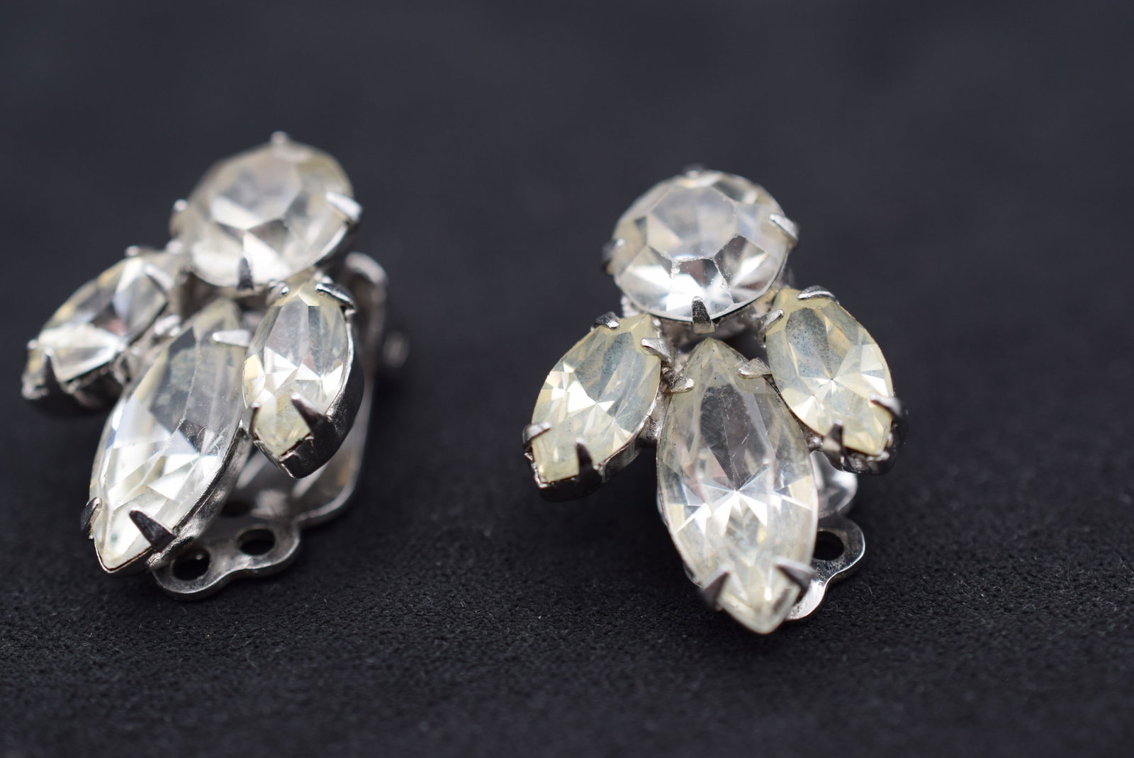 Rhinestone Clip Vintage Earrings 1940's Lot Fi 891 (1 of 2)