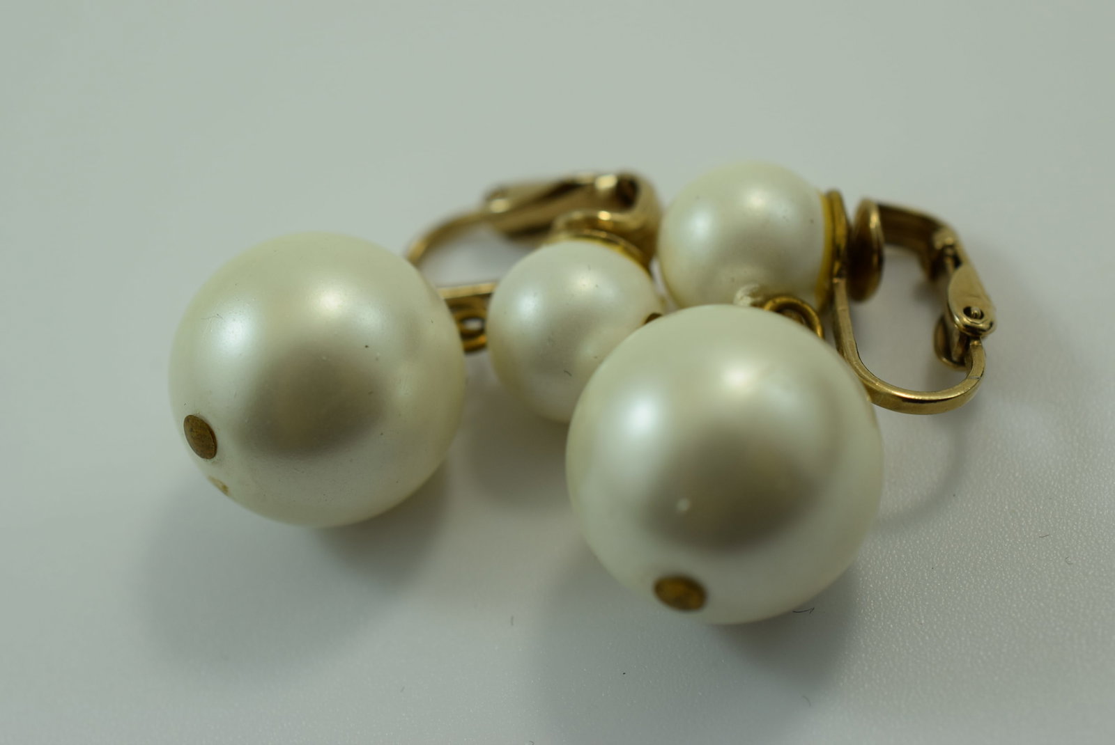 Clip Earrings Double Pearl Ball Dangle Vintage Light Lot IL 902 (1 of 2)