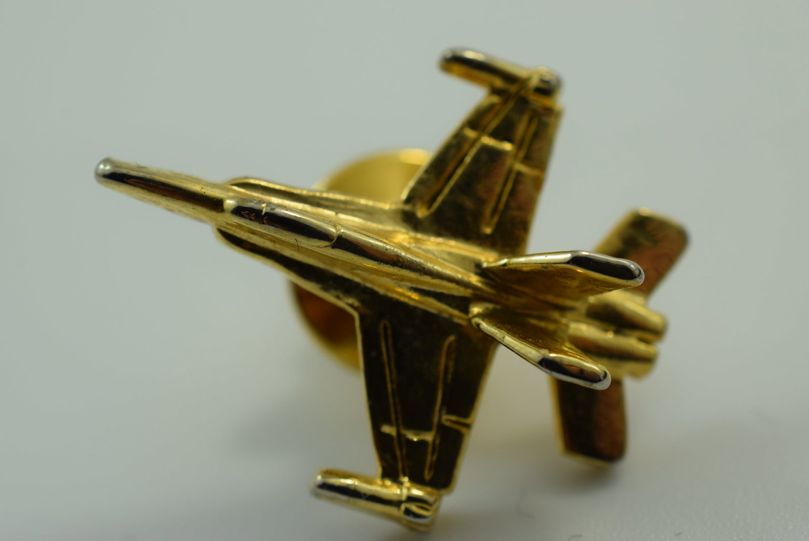 F-16 Fighter Jet Brooch Pin Vintage 1" Lot IL 923 (1 of 2)