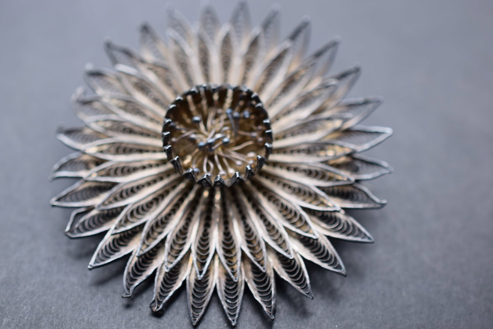 Filigree 800 Silver Flower Brooch Pin Vintage 2" Lot 942: Filigree 800 Silver Flower Brooch Pin Vintage 2" unsigned untested the brooch weighs 15.39 grams