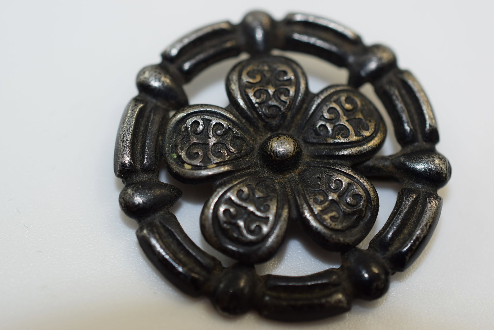 Edwardian Flower Brooch Pin Vintage 1 1/4" Lot IL 966: Edwardian Flower Brooch Pin Vintage 1 1/4"