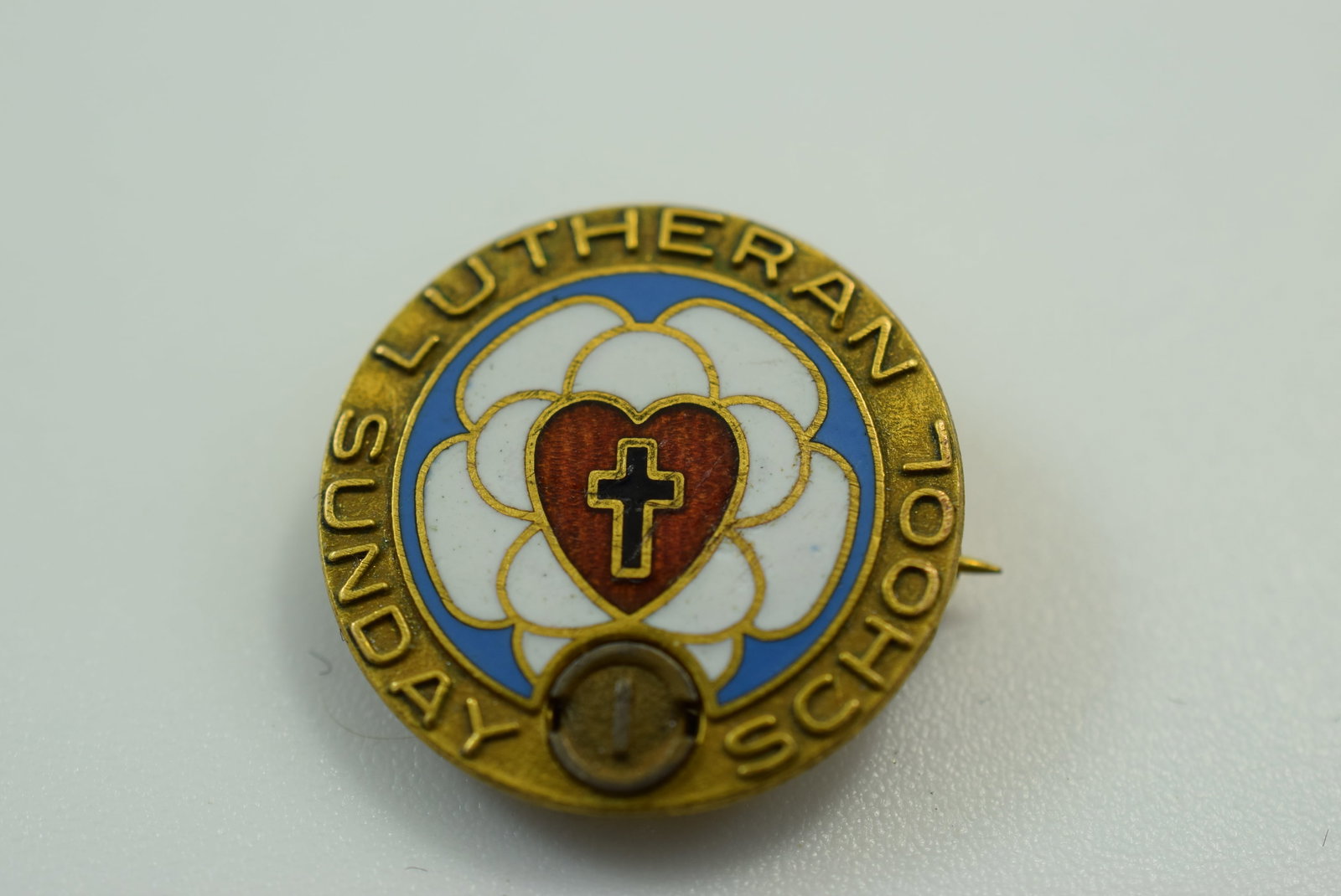 1960's Lutheran Sunday School Old Brooch 10K Gold Filled Enamel Vintage 5/8" Lot IL 977: 1960's Lutheran Sunday School Old Brooch 10K Gold Filled Enamel Vintage 5/8"