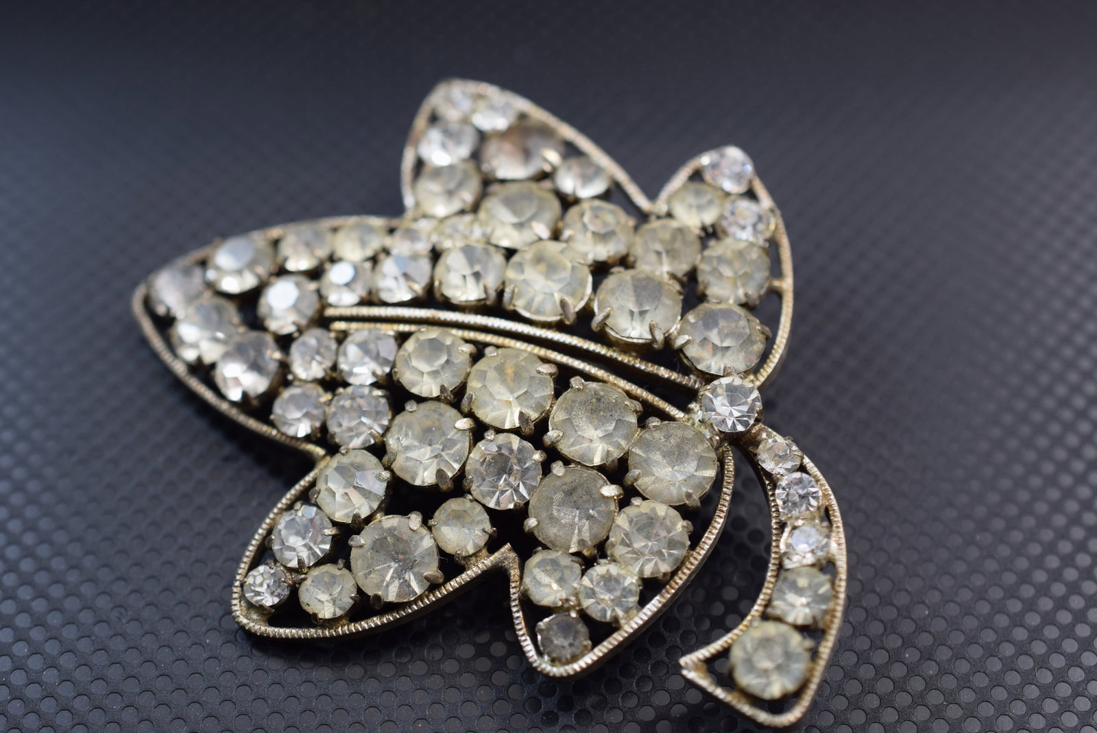 Rhinestone Brooch Pin 2 3/8" Lot IL 978: Rhinestone Brooch Pin 2 3/8"