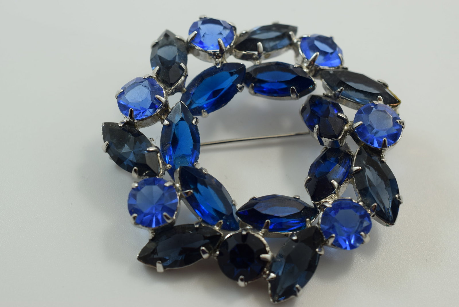 Blue Rhinestone Huge Brooch Pin 1940's Vintage 2 1/4" Lot IL 983: Blue Rhinestone Huge Brooch Pin 1940's Vintage 2 1/4"