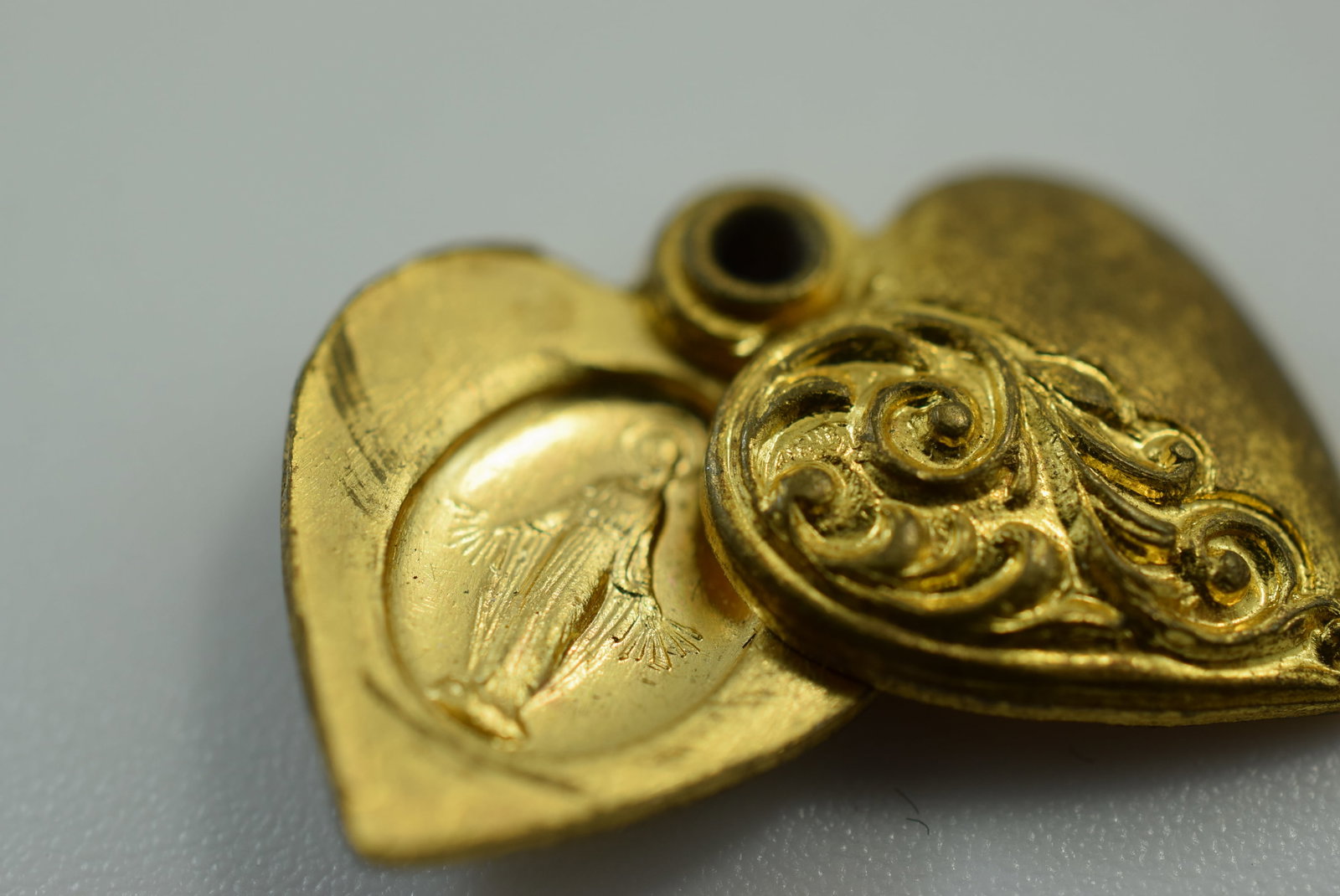 Religious Slide Heart Locket Pendant Mini 5/8" Vintage Lot IL 1035 (1 of 4)