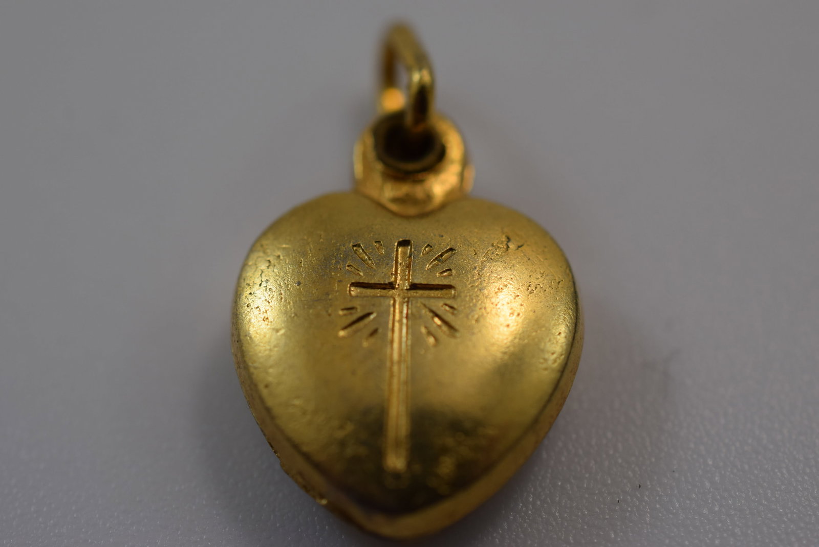 Agnus Dei Slide Locket Heart Pendant Vintage 5/8" plus bale Lot IL 1037 (1 of 4)