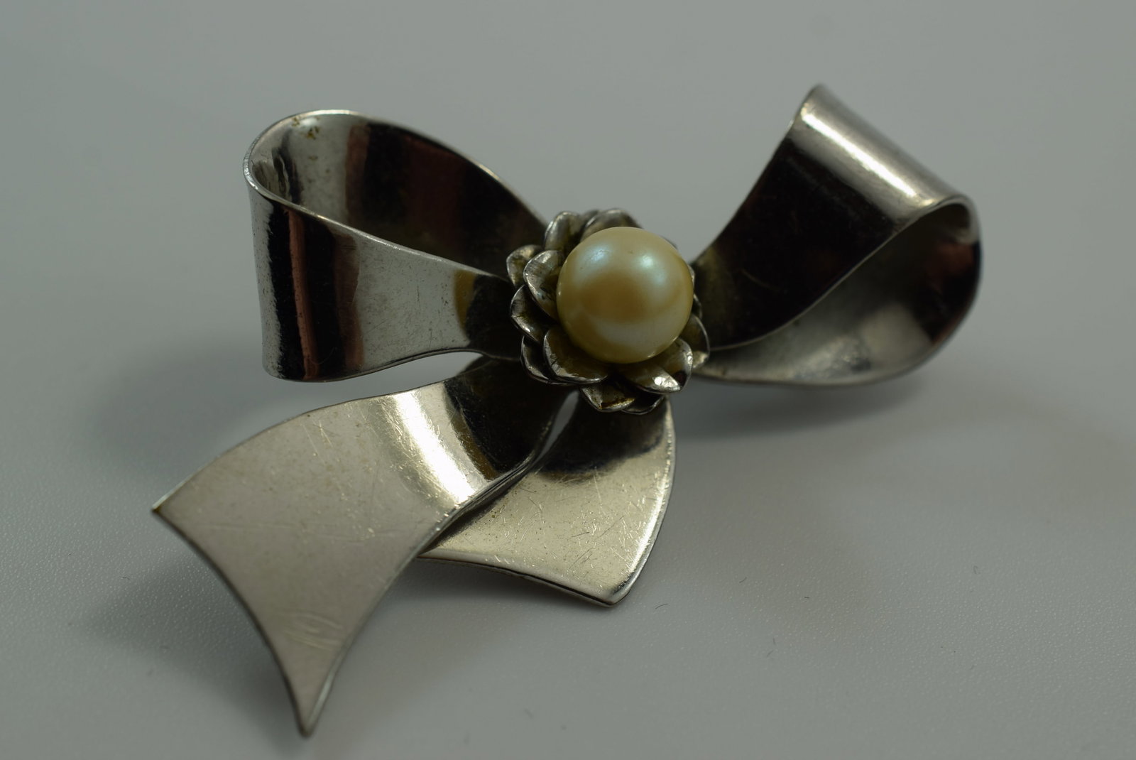 Coro Signed Bow Brooch Pin Vintage 1940's 2 1/4" Lot IL 1043: Coro Signed Bow Brooch Pin Vintage 1940's 2 1/4"