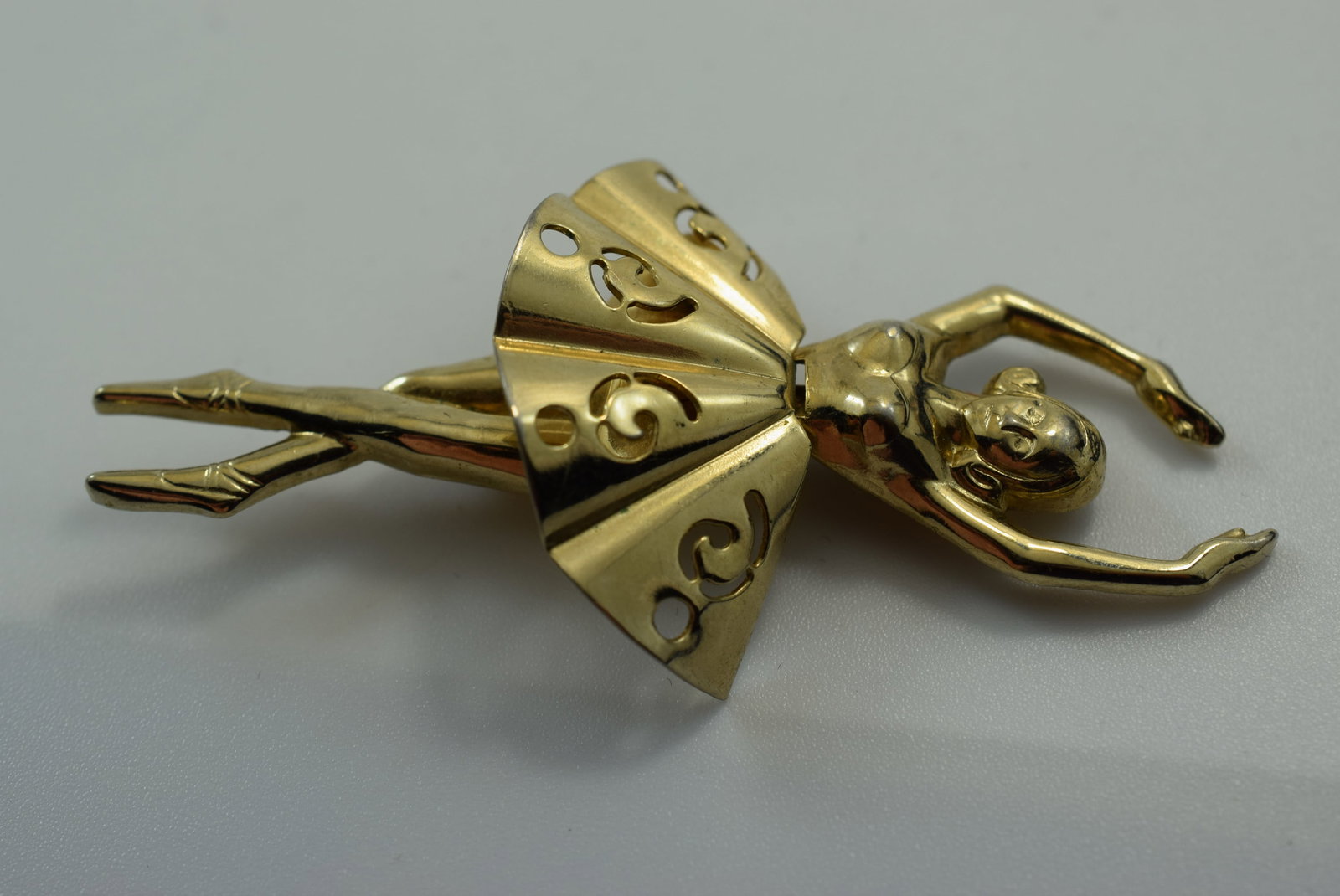 Ballerina Coro Huge Dancer Brooch Pin Signed Vintage 1940's 2 1/2" Lot IL 1055: Ballerina Coro Huge Dancer Brooch Pin Signed Vintage 1940's 2 1/2"
