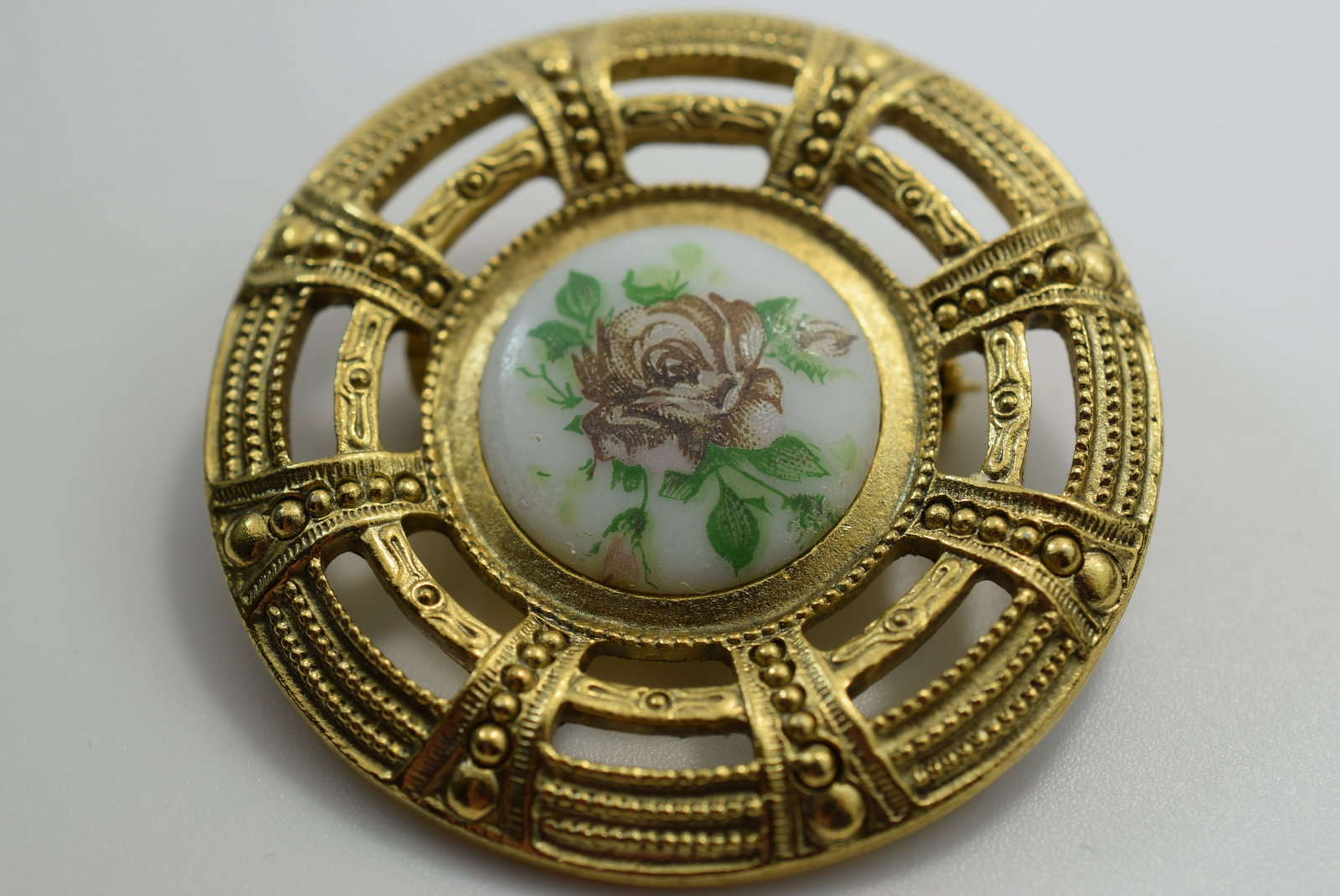 Roses Brooch Pin 1940's Vintage 1 3/4" Lot IL 1077 (1 of 2)