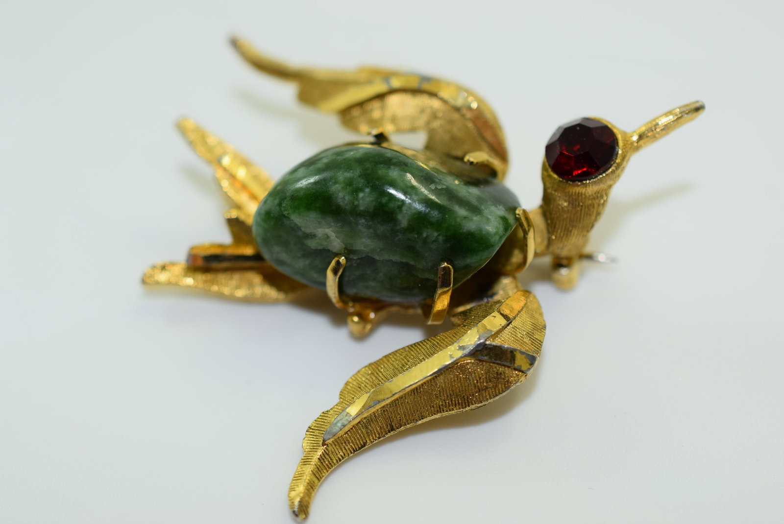 BSK Bird in Flight Brooch Pin Vintage 1950's Rhinestone Lot IL 1106: BSK Bird in Flight Brooch Pin Vintage 1950's Rhinestone and Stone Signed BSK 2 1/8"