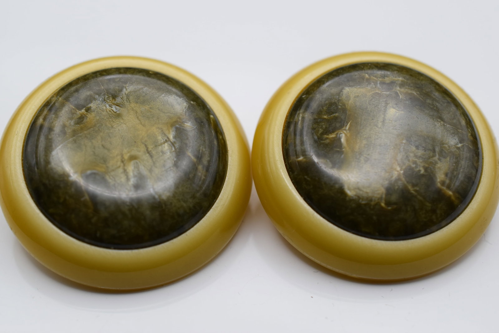 Marvelous Huge Vintage Clip Earrings 1 5/8" Lot Fi 1144 (1 of 2)