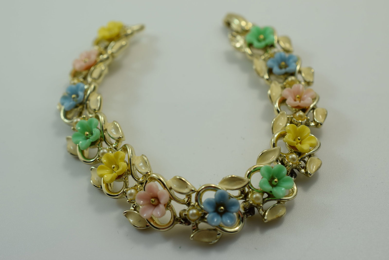 Art Signed 1940's Vintage Bracelet Enamel and Flowers 7 1/2" Lot IL 1218 (1 of 4)