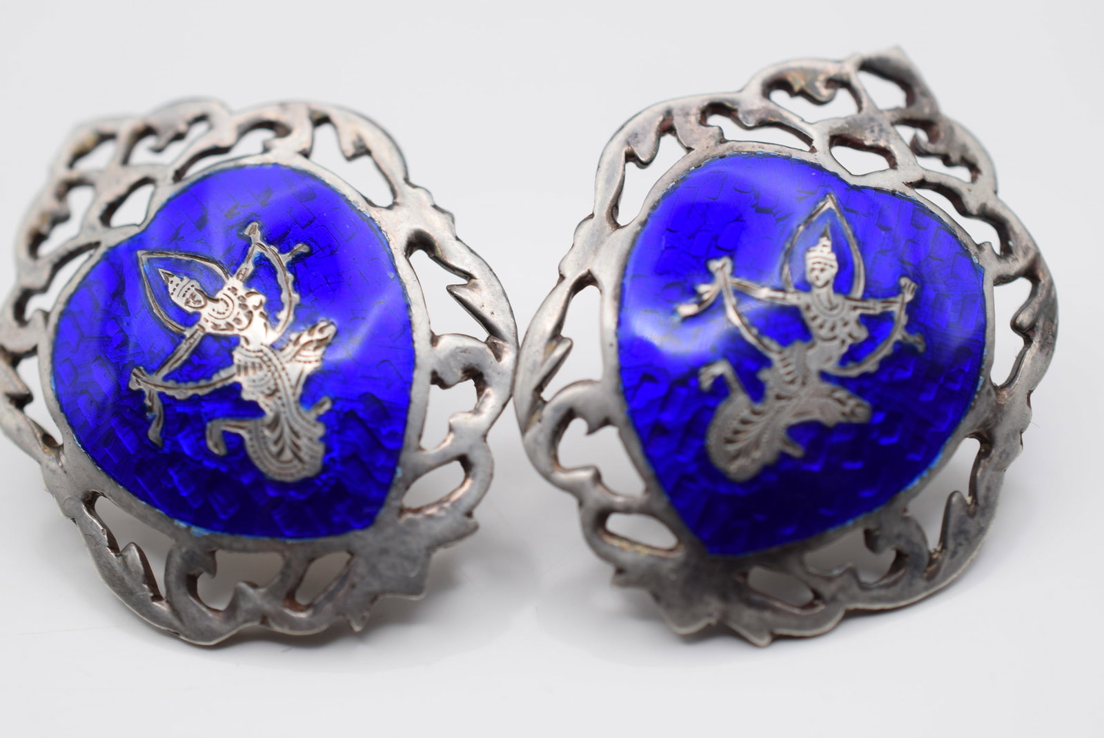 Cobalt Blue Siam Rare Screwback Color Sterling Silver 925 Earrings Lot GJ 4: Cobalt Blue Siam Rare Screwback Color Sterling Silver 925 Earrings weighs 12.35 grams measures 1 3/8" x 1 1/8" signed