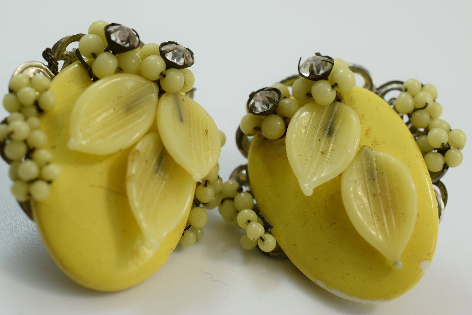 Yellow Art Glass 1950's Clip Earrings Vintage Lot # JM 11: Yellow Art Glass 1950's Clip Earrings Vintage missing one leaf very nice