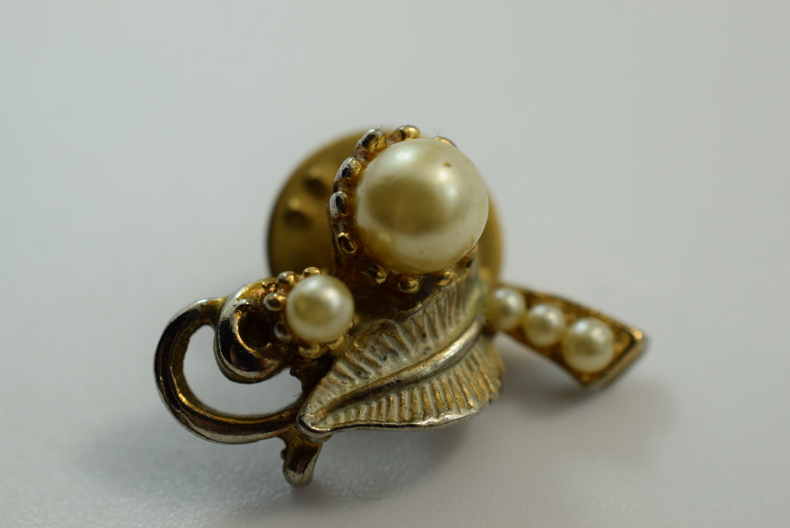 Pearly Push Pin Lapel Mini Vintage Lot # JM 20 (1 of 2)