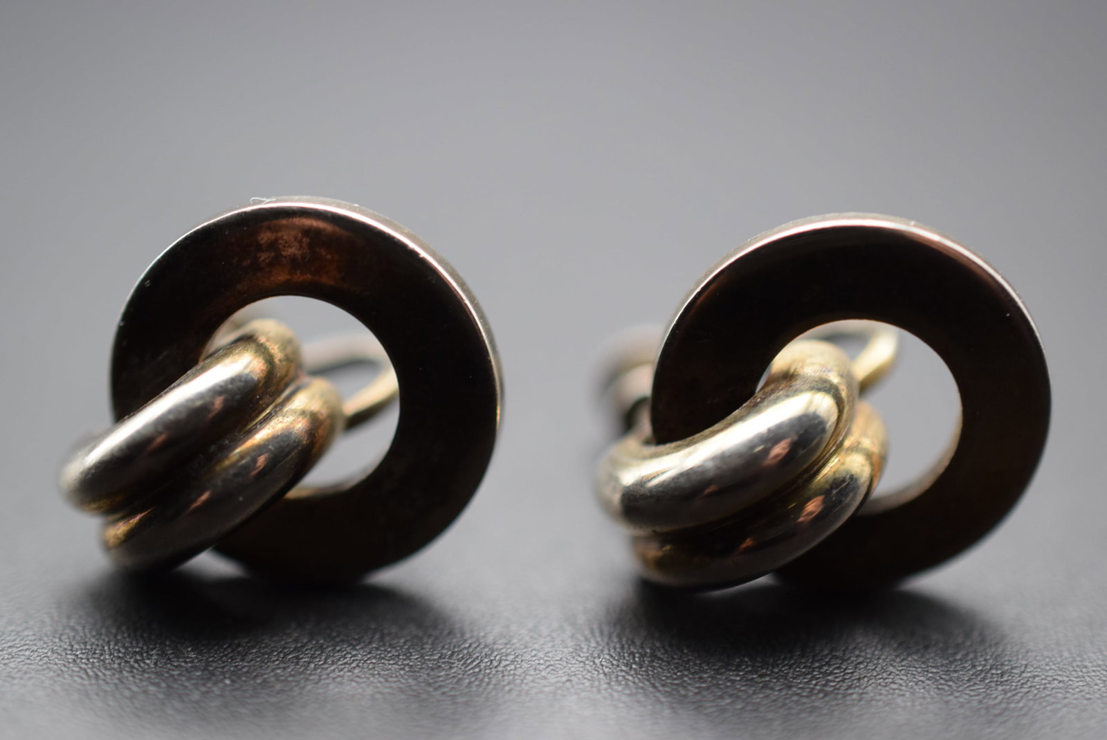 Modernist Screwback Vintage Earrings Lot# DG 35: Modernist Screwback Vintage Earrings measures 3/4" x 5/8"