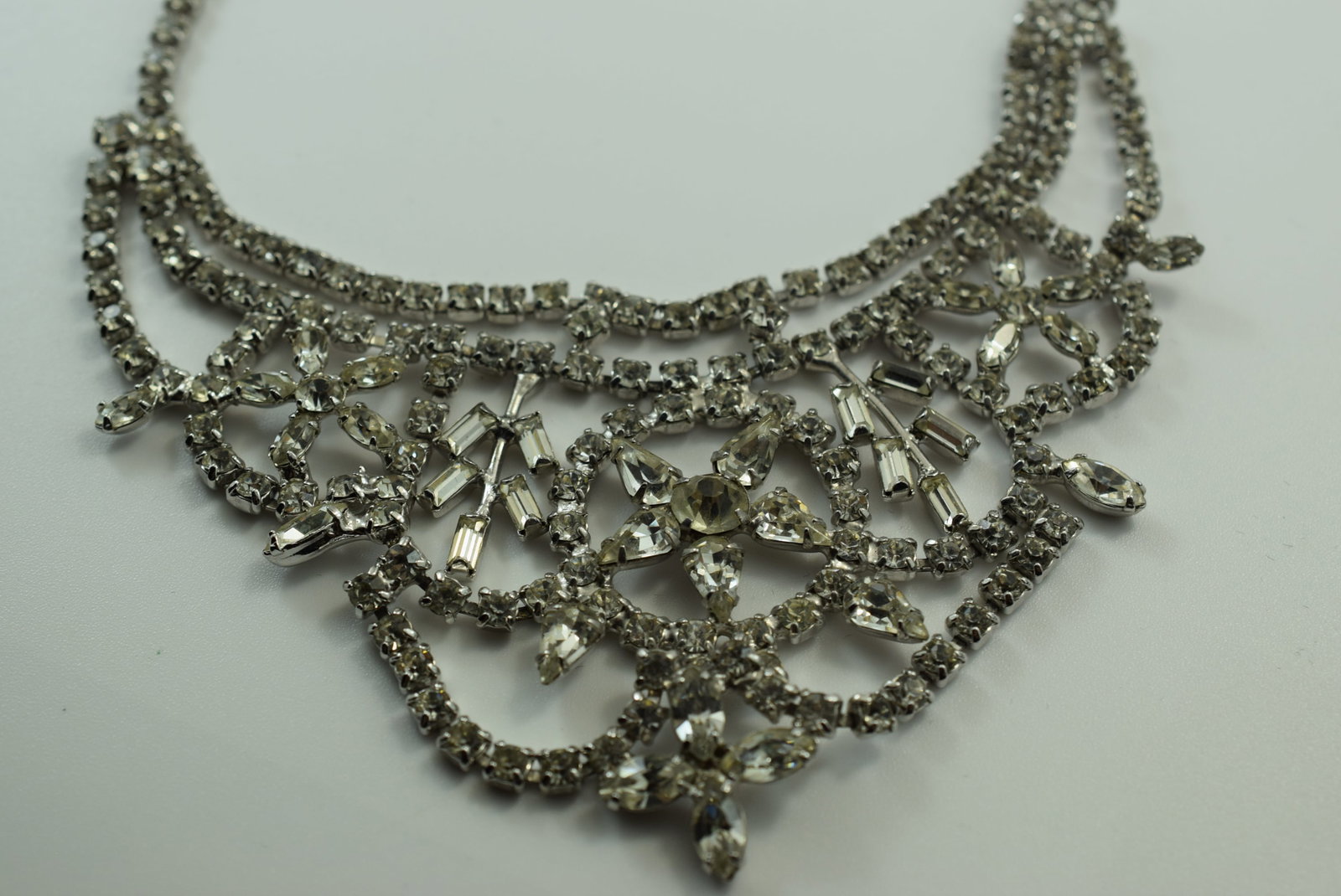 Rhinestone Necklace 1940's Vintage Lot # JM 43: Rhinestone Necklace 1940's Vintage measures 16" long x 2 1/2" front two pins let go