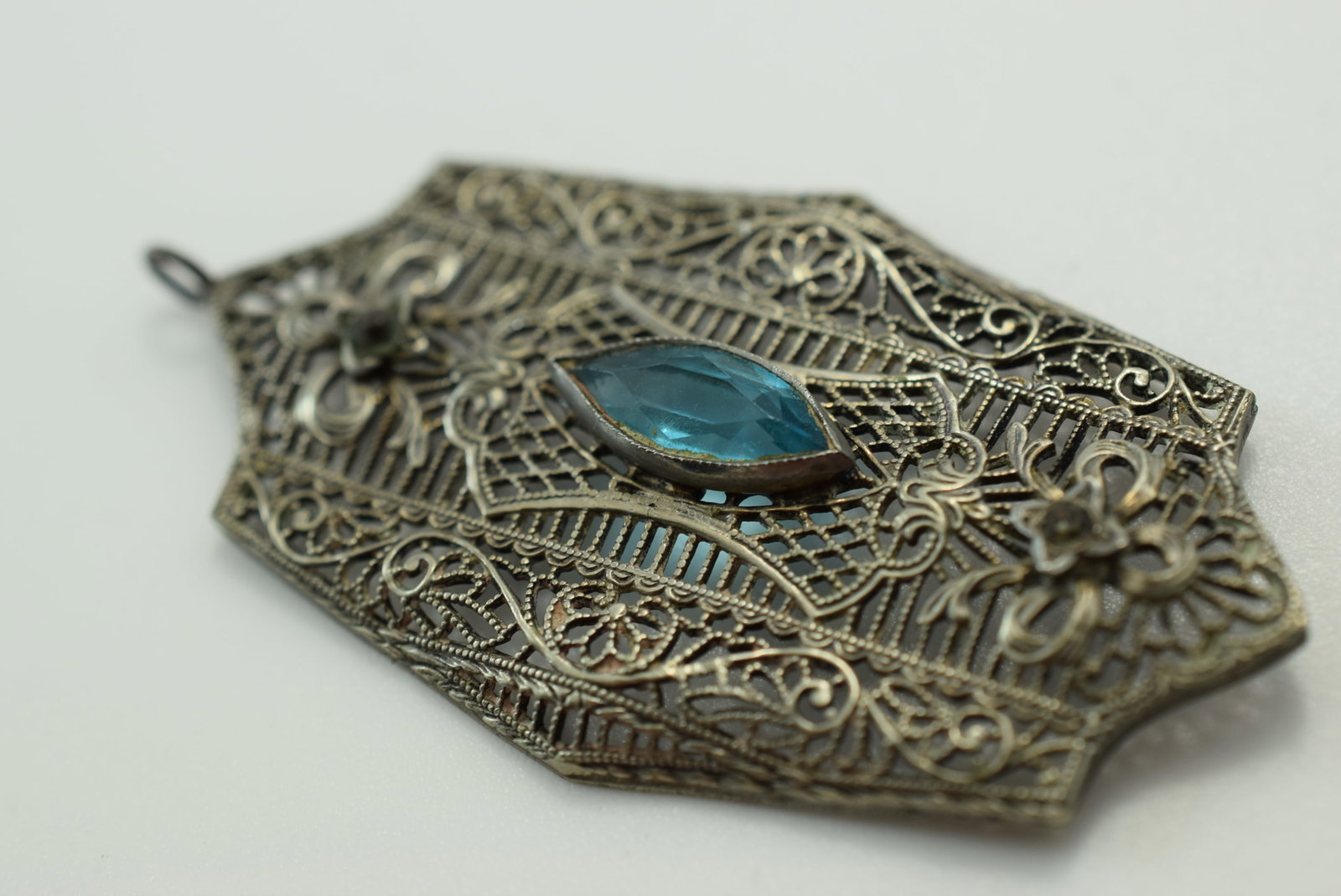 Filigree Rhinestone 2" Pendant Beauty Vintage Lot # JM 58: Filigree Rhinestone 2" Pendant Beauty Vintage