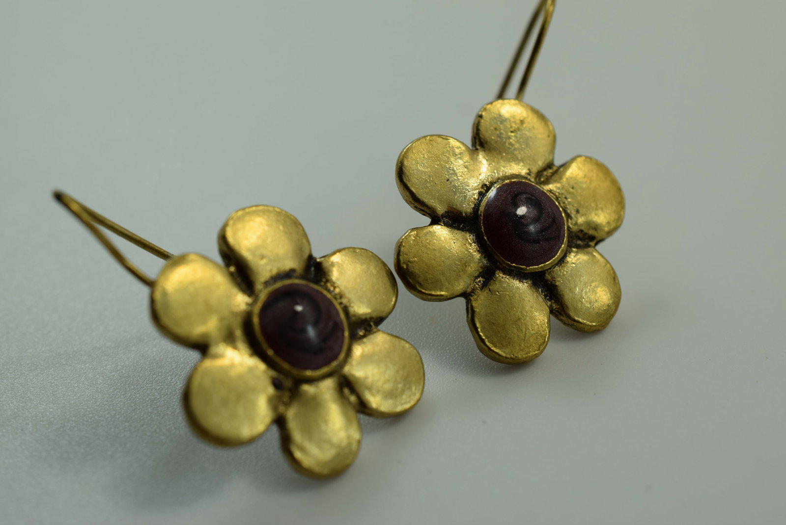 Rudementary Flowers Pierced Earrings 1" Vintage Lot # JM 64: Rudementary Flowers Pierced Earrings 1" Vintage
