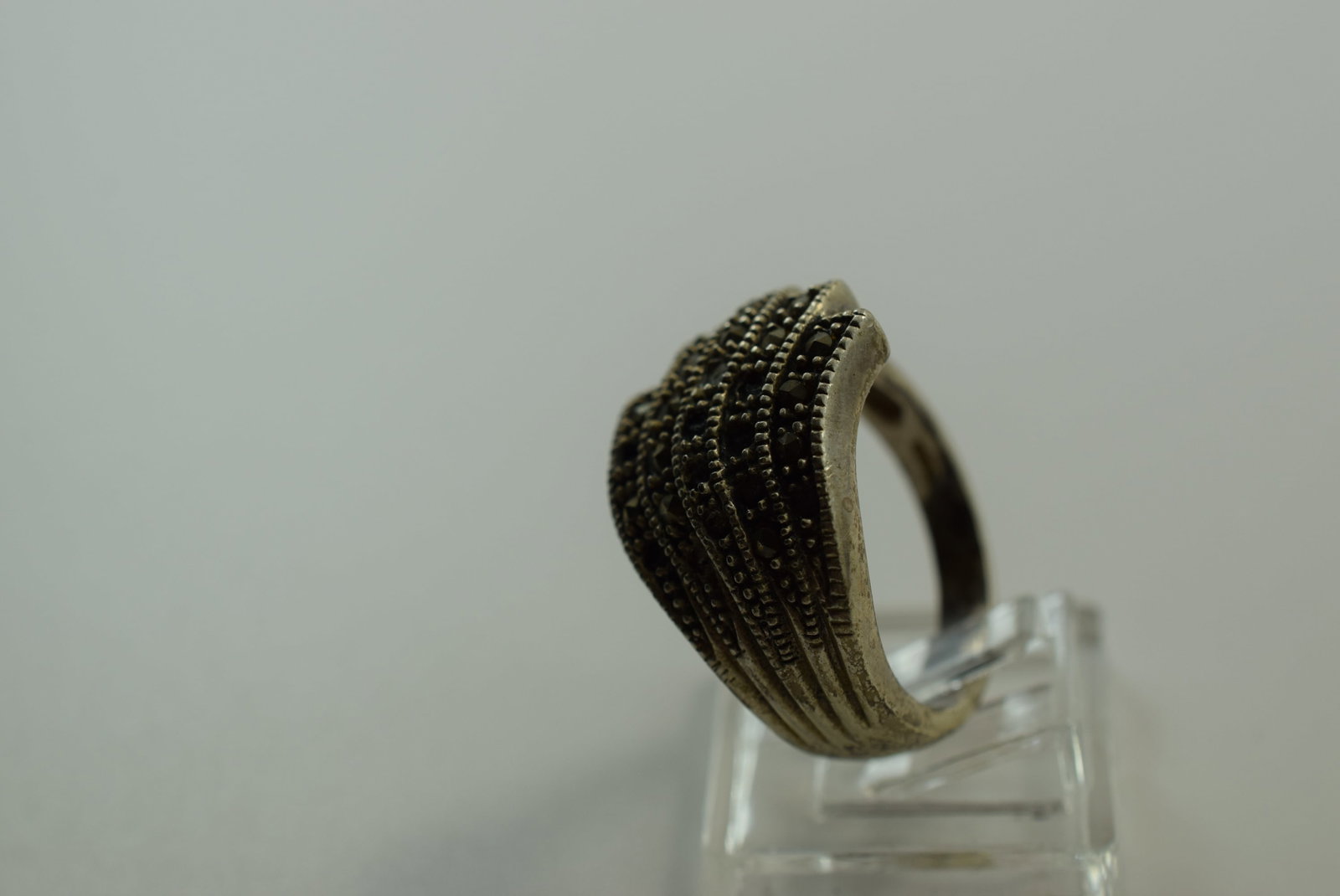 Sterling Silver 925 Marcasite Ring Size 8.25 Vintage Lot # JM 86: Sterling Silver 925 Marcasite Ring Size 8.25 Vintage missing some marcasites weighs 7.95 grams