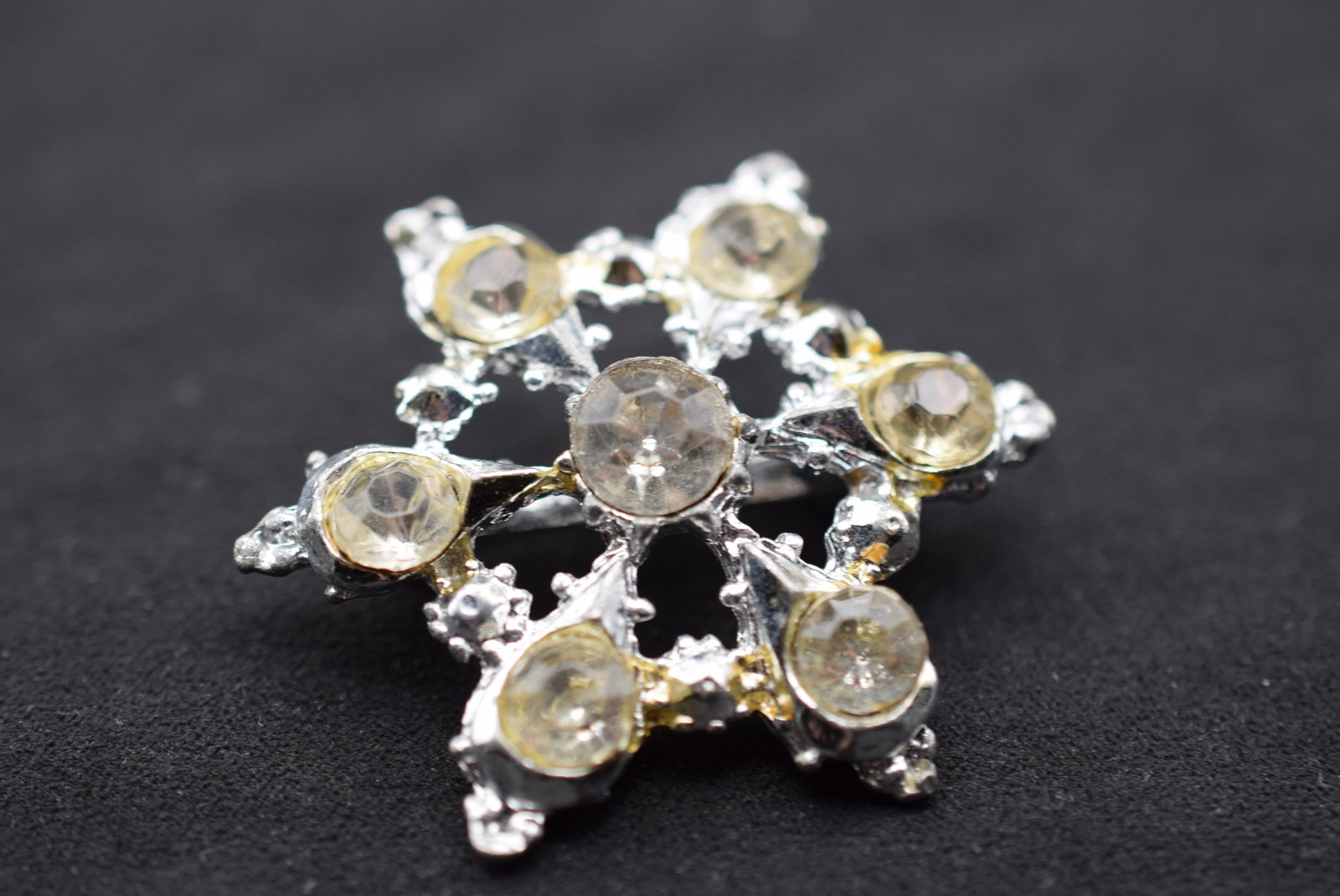 Rhinestone Scatter Vintage Brooch Pin 1940's Lot GJ 123 (1 of 3)