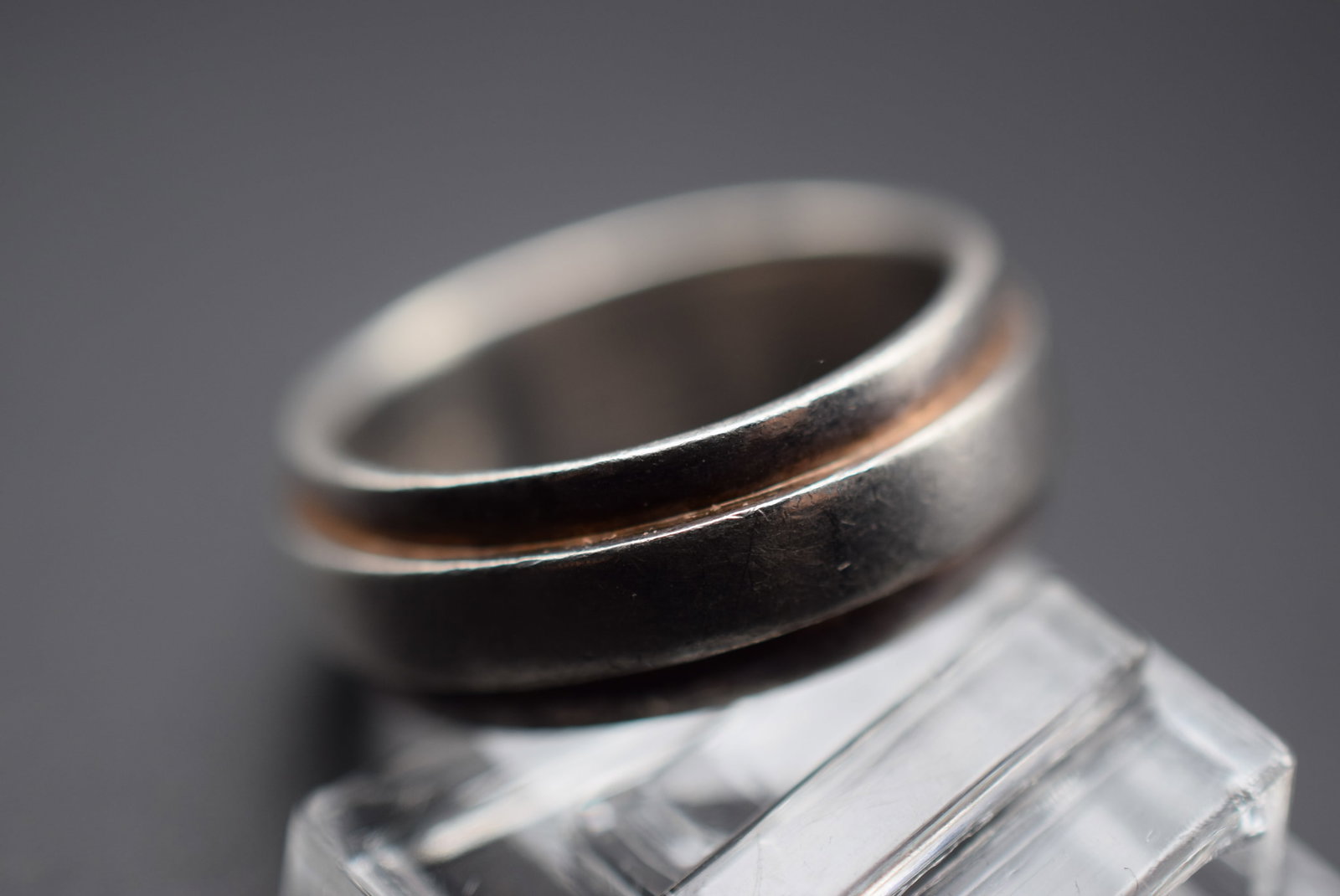 Sterling Silver 925 Double Band Ring Signed Size 7.75 Lot# DG 138: Sterling Silver 925 Double Band Ring Signed Size 7.75 measures 3/8" wide and weighs 6.91 grams
