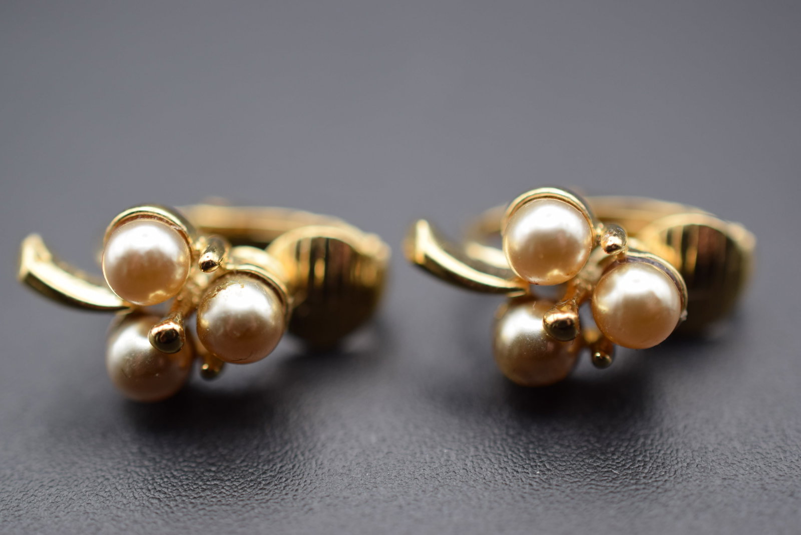 Trifari Clip Vintage Earrings Lot GJ 139 (1 of 3)