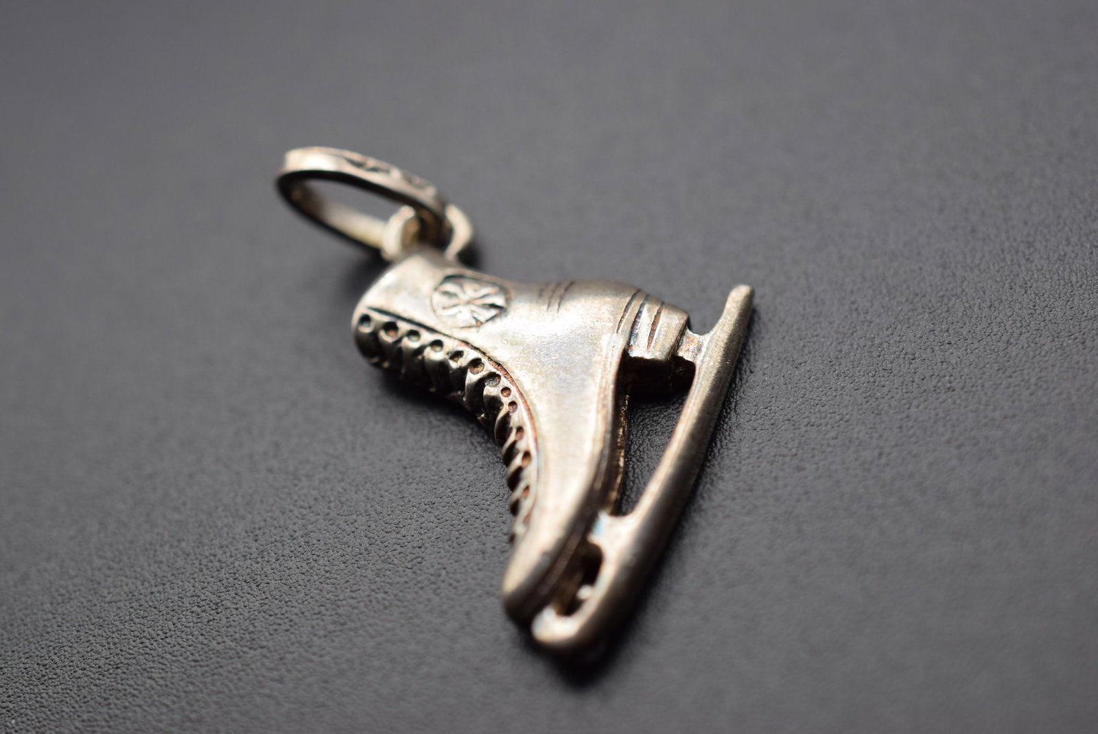 Sterling Silver 925 Skate Figure Skating Pendant Charm Lot# DG 154 (1 of 3)