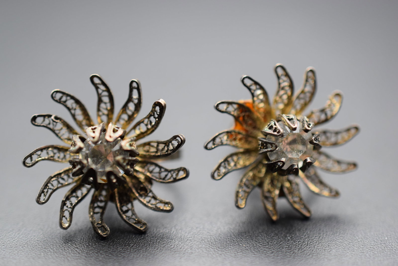 Sterling Filigree Screwback Vintage Rhinestone Earrings Lot# DG 166: Sterling Filigree Screwback Vintage Rhinestone Earrings measures 7/8" in diameter and are signed WFS Sterling on the backs
