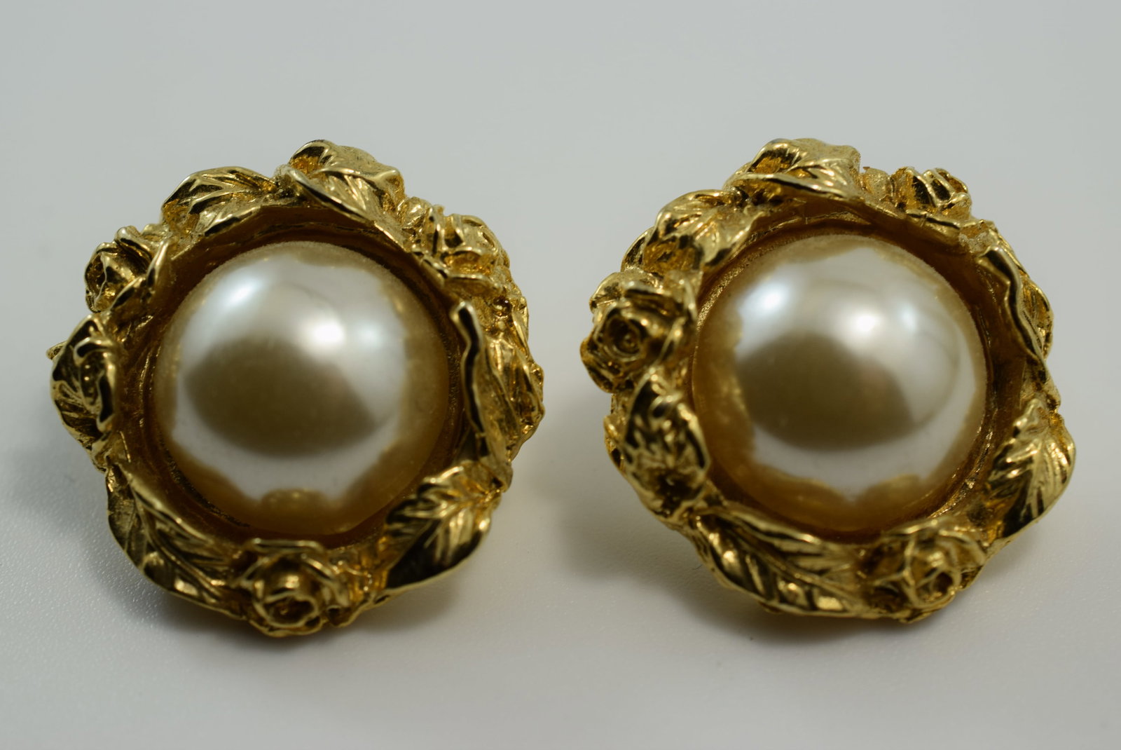 Amazing Pierced Faux Pearl Earrings Wow Vintage Lot # JM 174: Amazing Pierced Faux Pearl Earrings Wow Vintage measures 1 1/4"