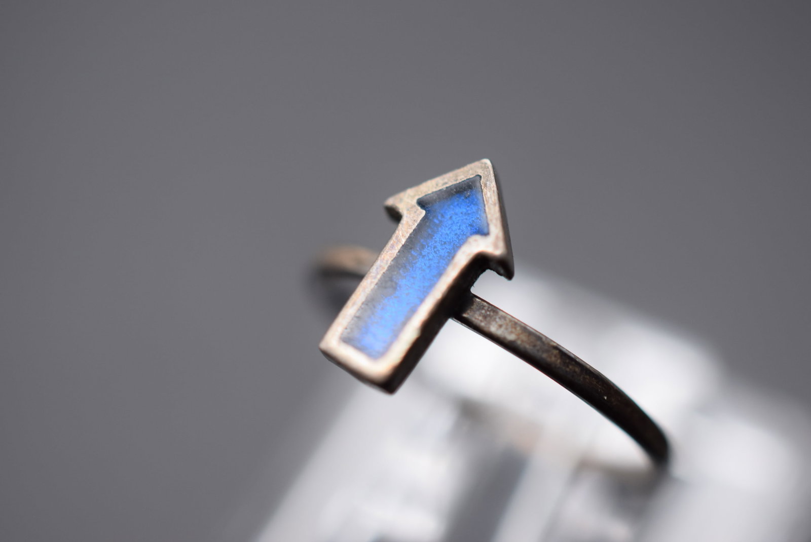 Blue Go Arrow Enamel Ring Vintage Size 5 Lot GJ 177 (1 of 2)