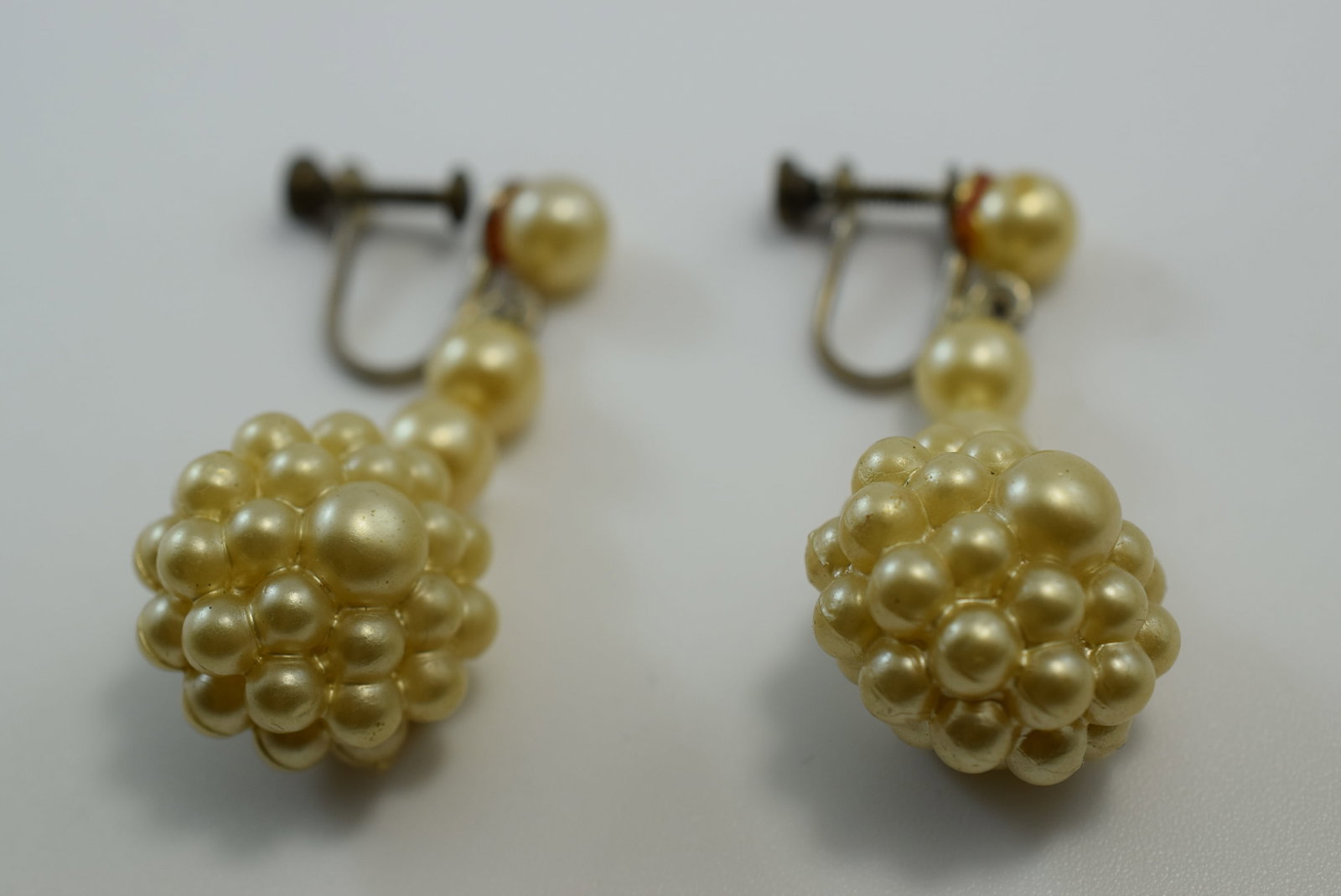Bubble Pearls Screw Back Earrings 1940's Vintage Lot # JM 191: Bubble Pearls Screw Back Earrings 1940's Vintage Measures 1 5/8"