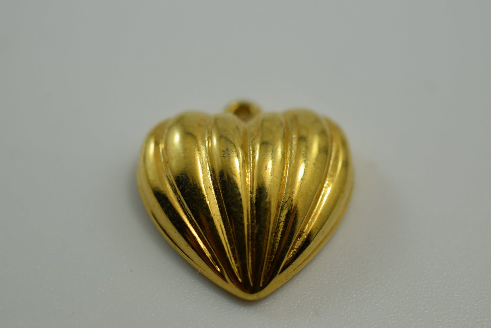 Nolan Miller Ribbed Heart Pendant Charm Vintage Lot # JM 212: Nolan Miller Ribbed Heart Pendant Charm Vintage Retired Measures 3/4" Signed Nolan Miller