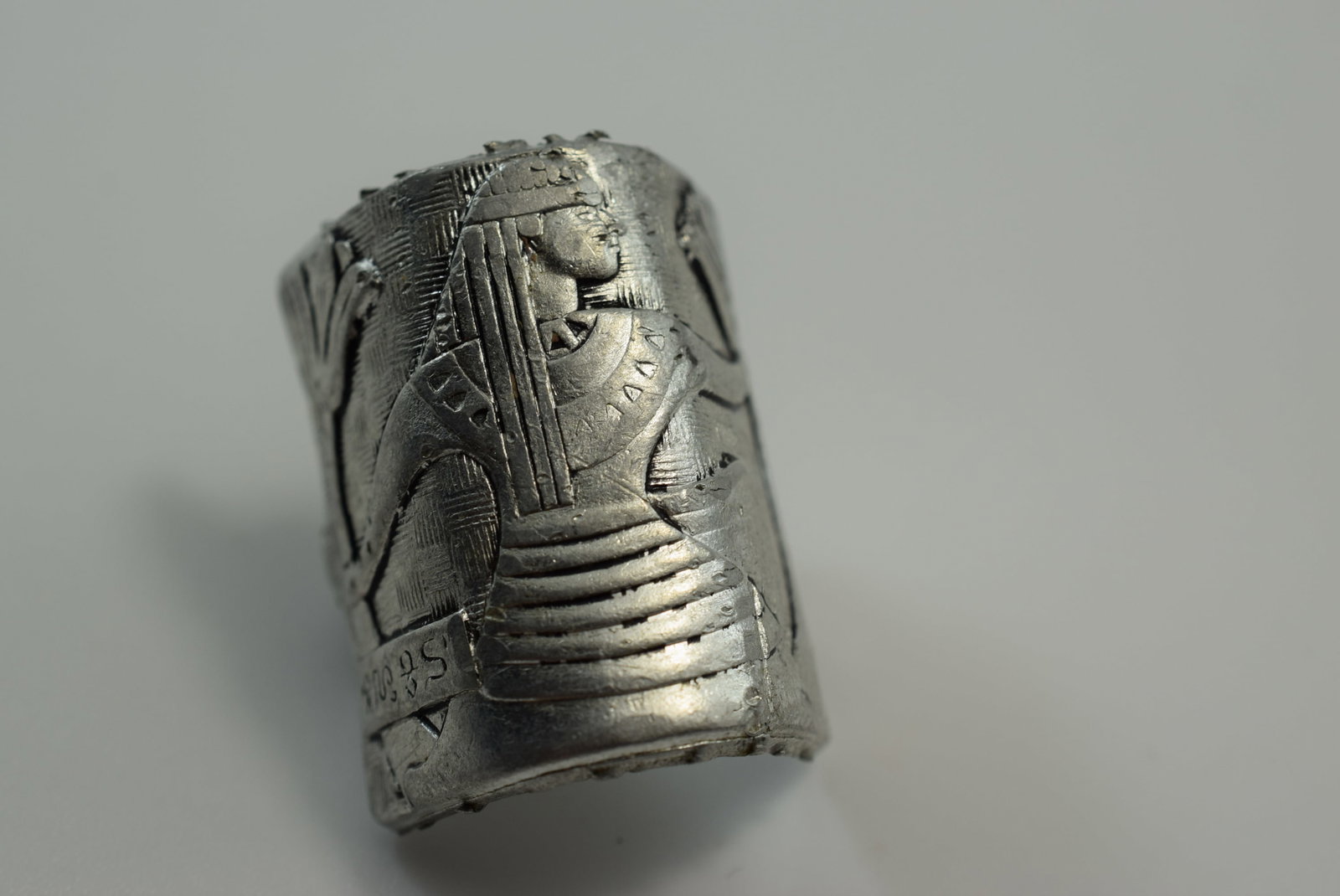 Old Pot metal Hyroglyphics Mummy Ring Size 8 Vintage Lot # JM 218 (1 of 2)