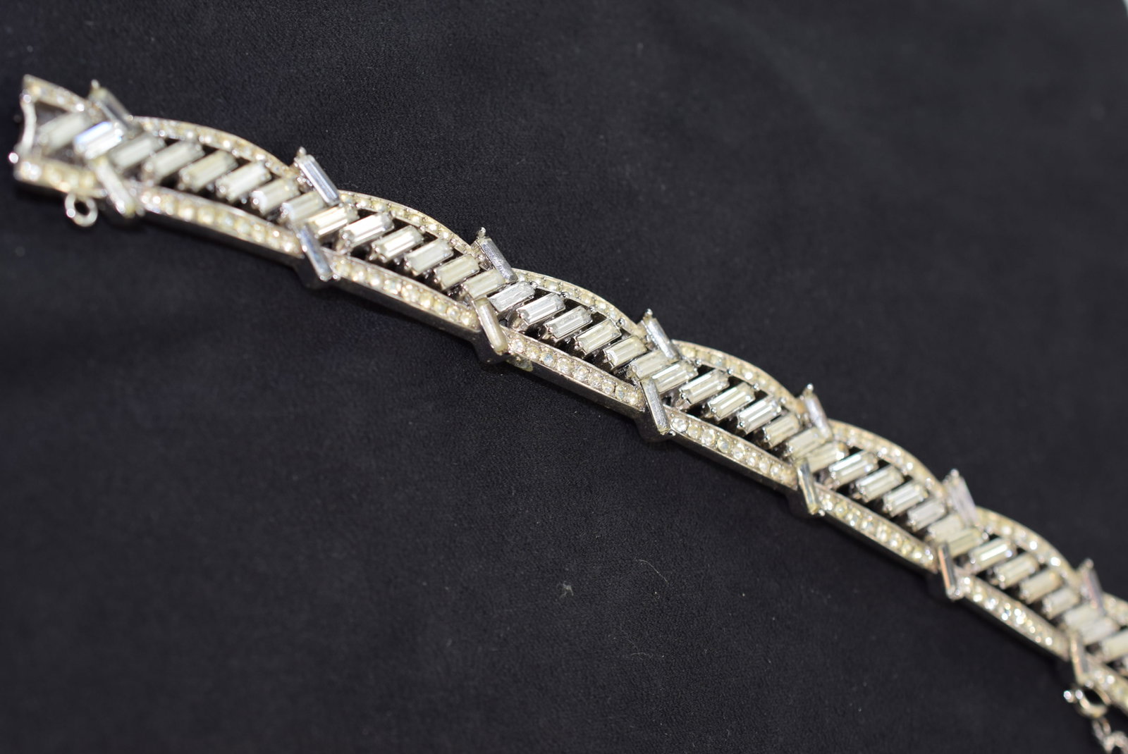 Trifari 1940's Baguette Bracelet Signed Vintage Lot # JM 227 (1 of 2)