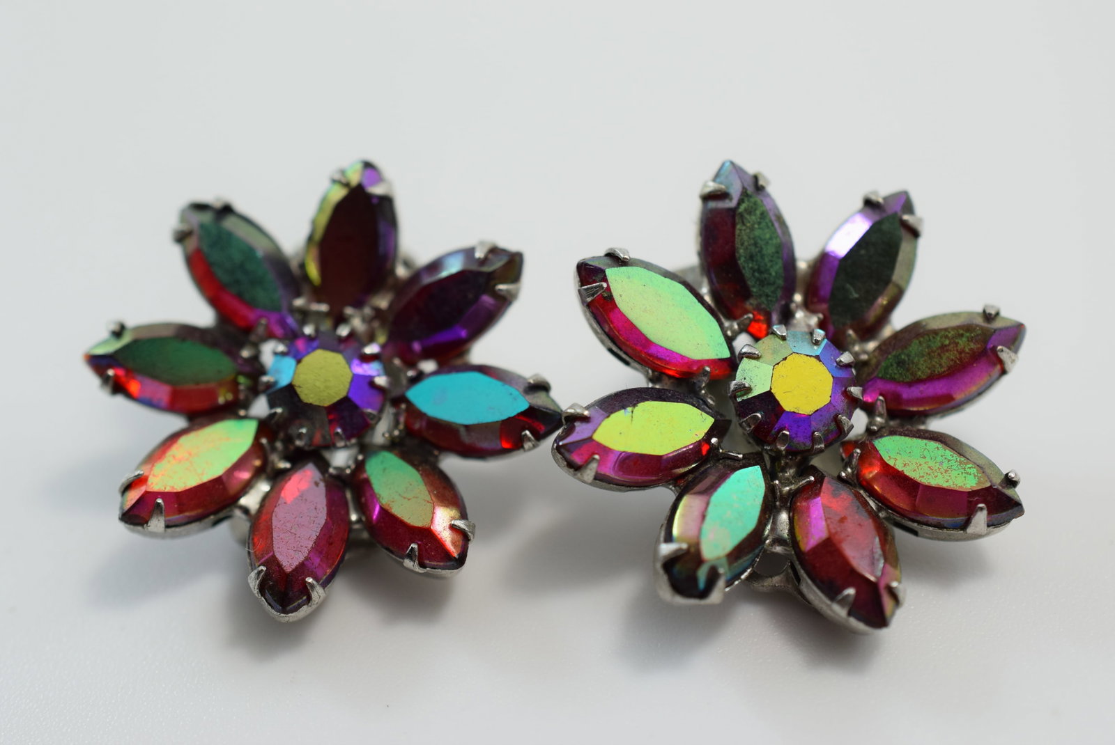 Red Irridescent Navette Flower Clip Earrings 1940's Vintage Lot # JM 231: Red Irridescent Navette Flower Clip Earrings 1940's Vintage measures 1" in diameter