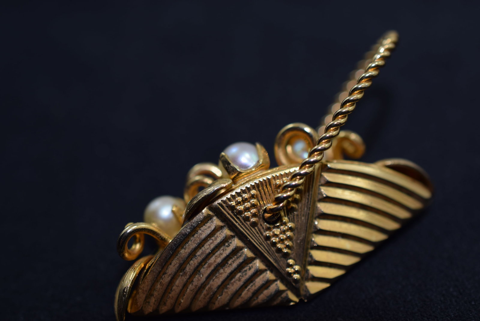 Pearly Basket Pendant 1 3/8" Vintage Lot # JM 252: Pearly Basket Pendant 1 3/8" Vintage