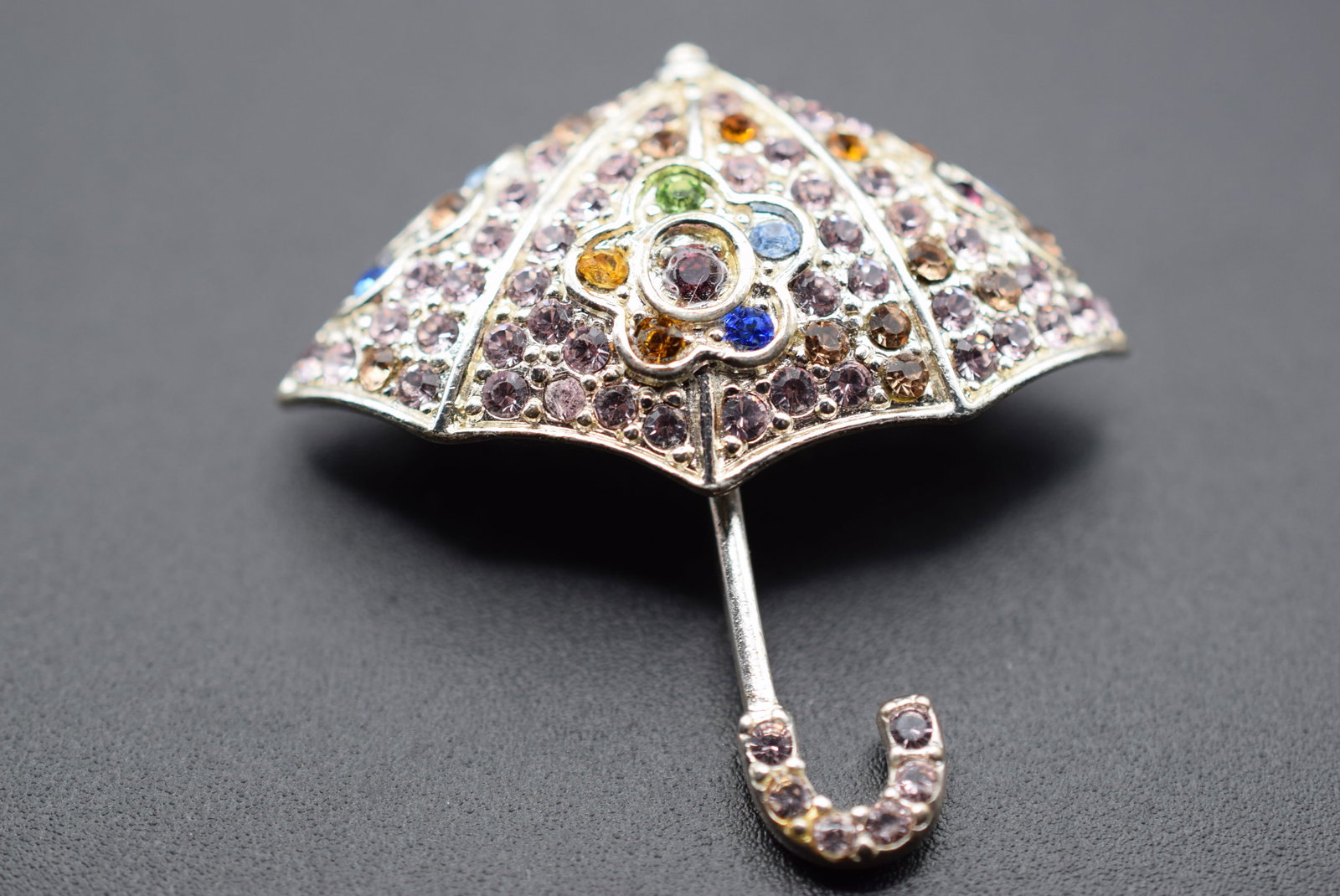 Monet Rhinestone Umbrella Brooch Pin Lot GJ 258 (1 of 2)