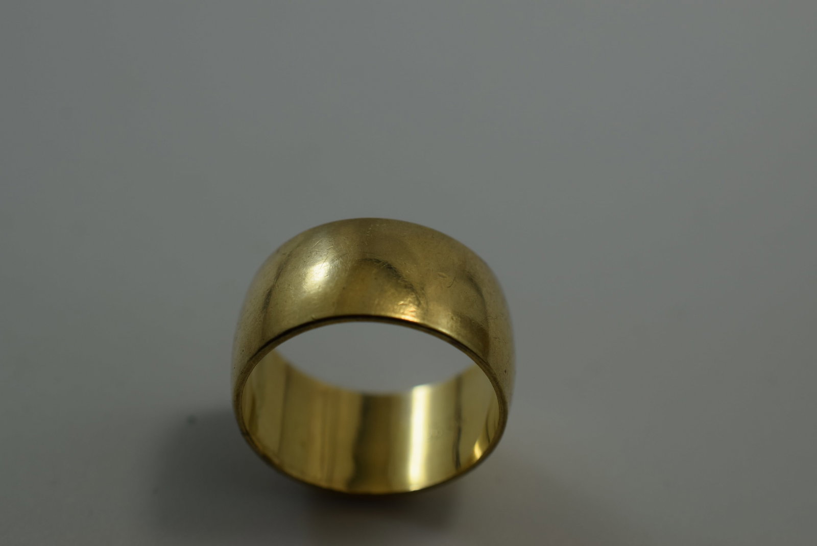 10K Gold Filled Ring Size 6.5 1970's Vintage Lot # JM 290: 10K Gold Filled Ring Size 6.5 1970's Vintage measures 3/8" wide