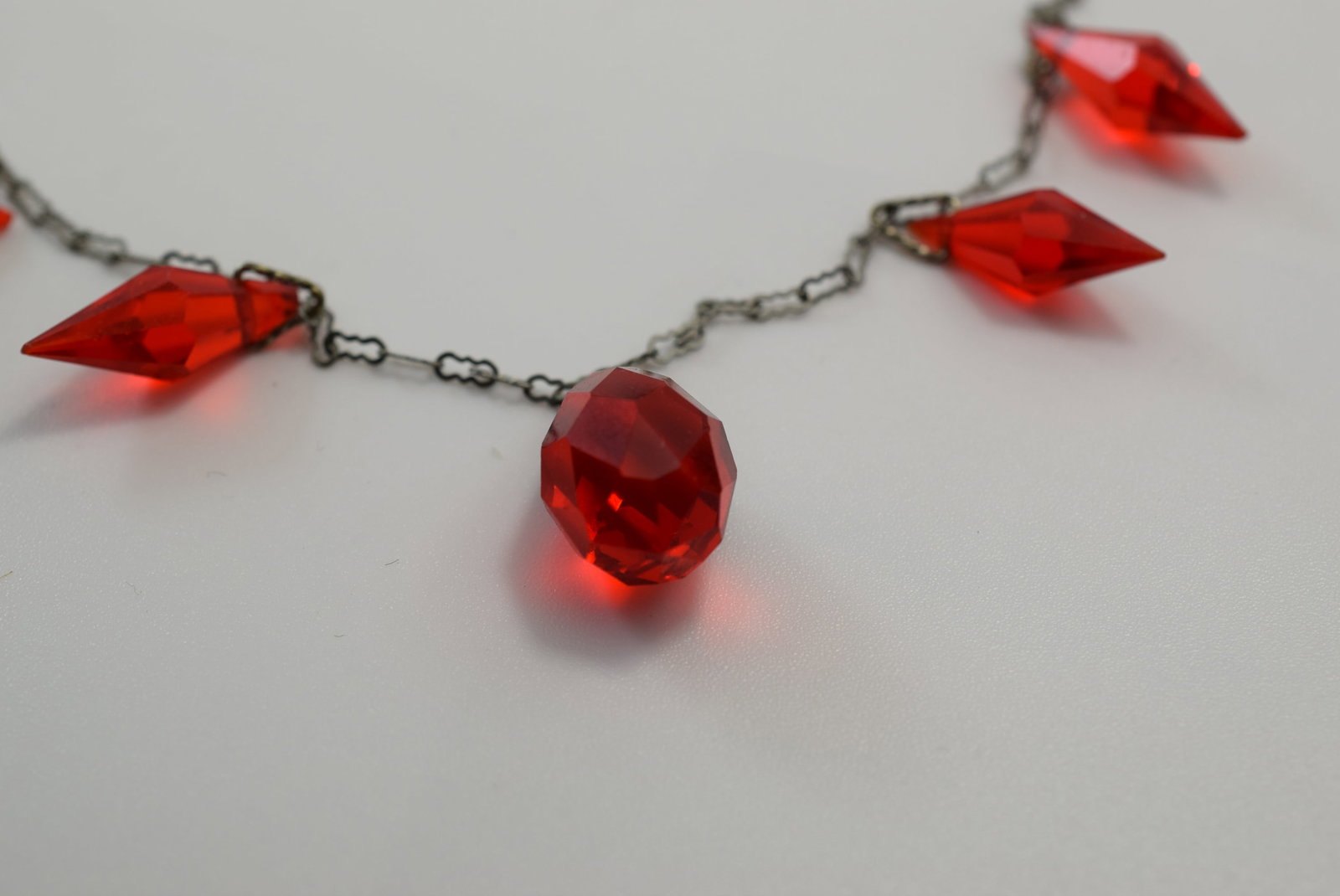 Red Crystal Drop 1930's Necklace Beauty Vintage Lot # JM 294: Red Crystal Drop 1930's Necklace Beauty Vintage measures 18" long with barrel clasp