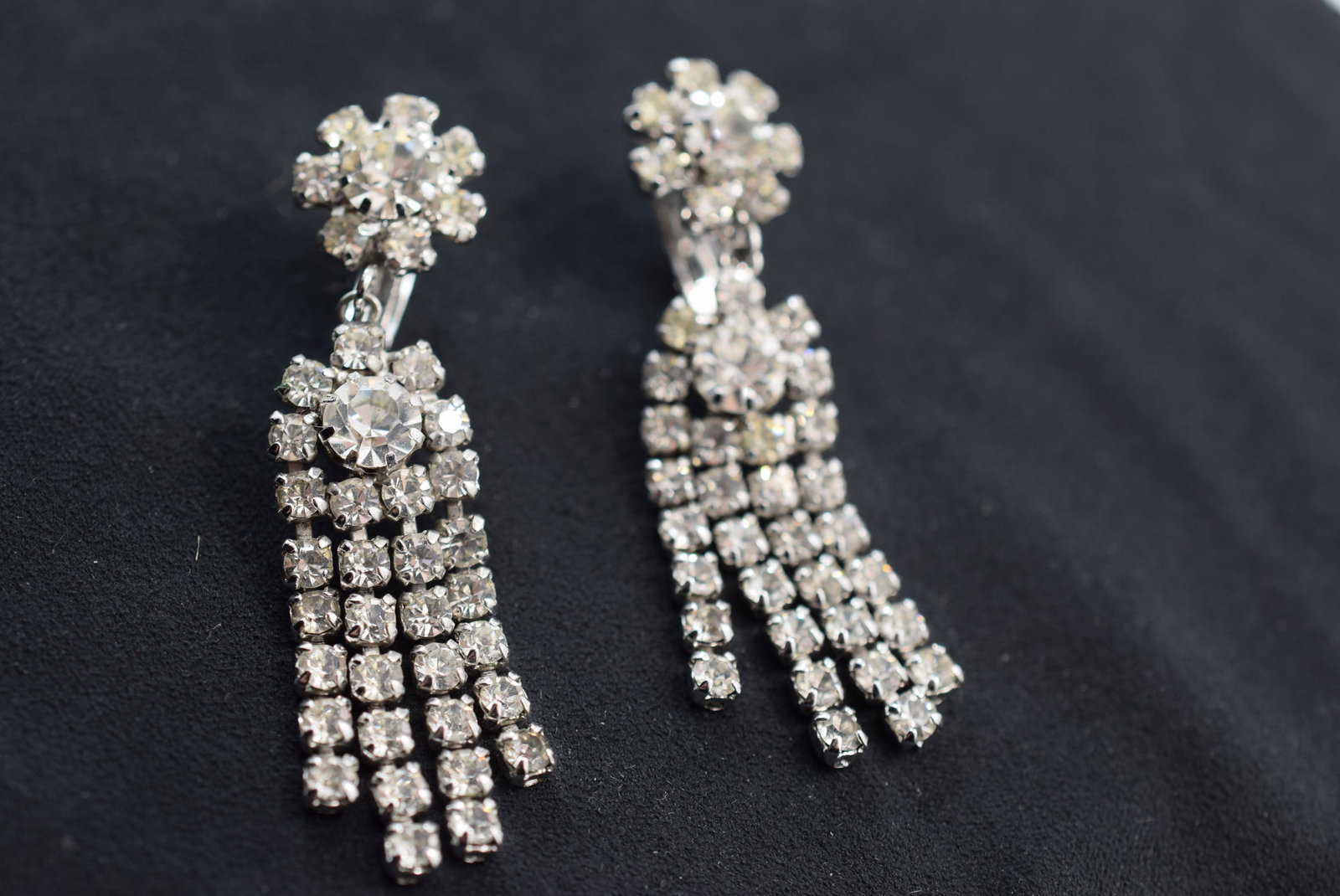 Sherman Shoulder Duster Rhinestone Clip Signed Earrings Vintage Lot # JM 296 (1 of 2)