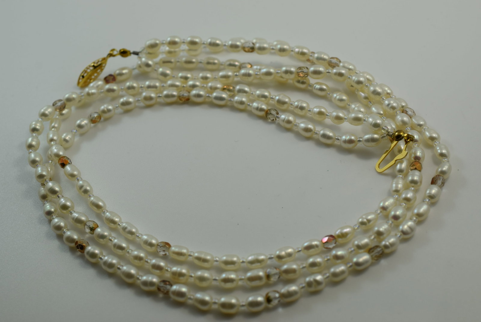 Pearl Triple Strand Necklace 18" Long Vintage Lot # JM 346: Pearl Triple Strand Necklace 18" Long Vintage