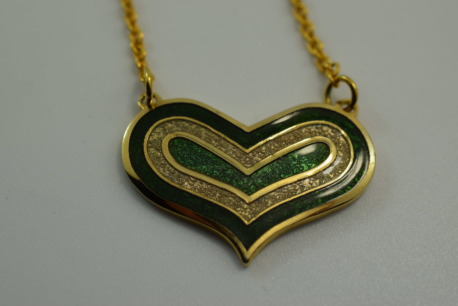 Modernist Signed Heart Enamel De Passille Sylvestre Necklace Pendant Vintage Lot # JM 370: Modernist Signed Heart Enamel De Passille Sylvestre Necklace Pendant Vintage chain measures 14" Heart pendant measures 1 1/4" x 7/8"