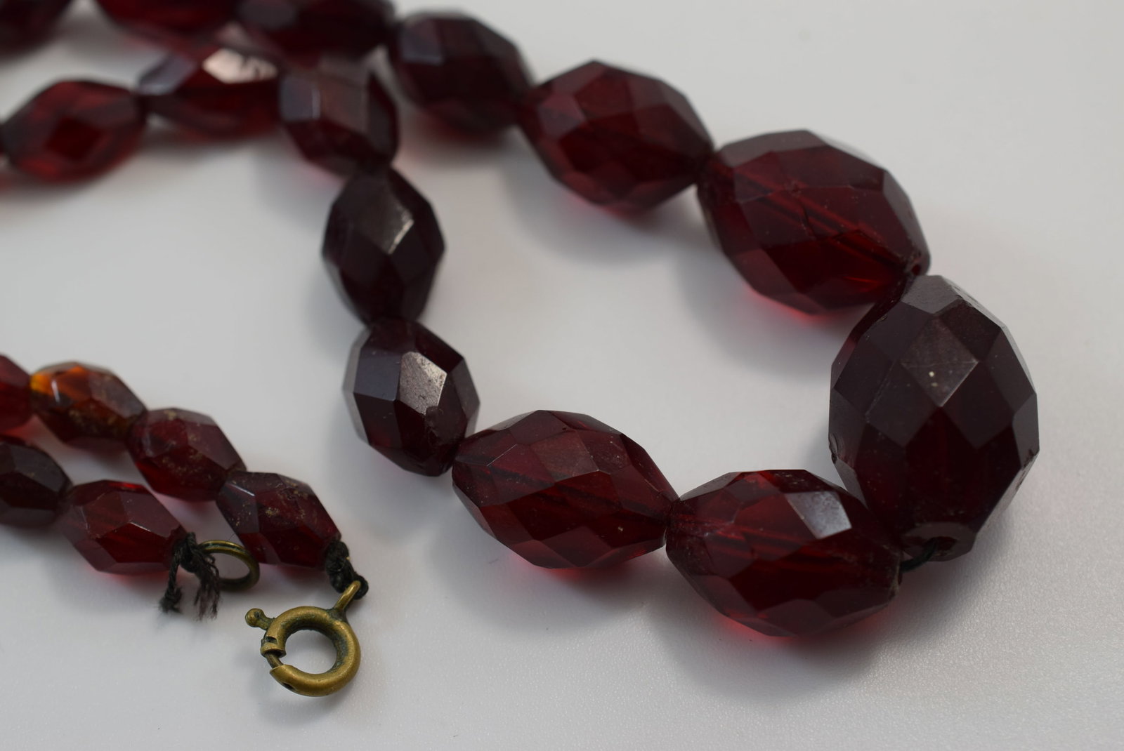 Cherry Amber Glass Old Necklace Vintage Lot # JM 372 (1 of 5)